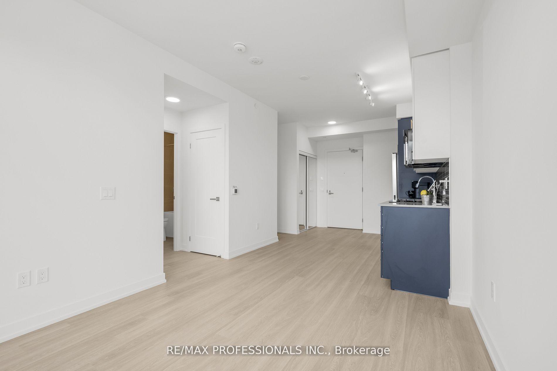Photo 6 of Unit 411, 415 Main Street W, Hamilton, Kirkendall — HOMEH