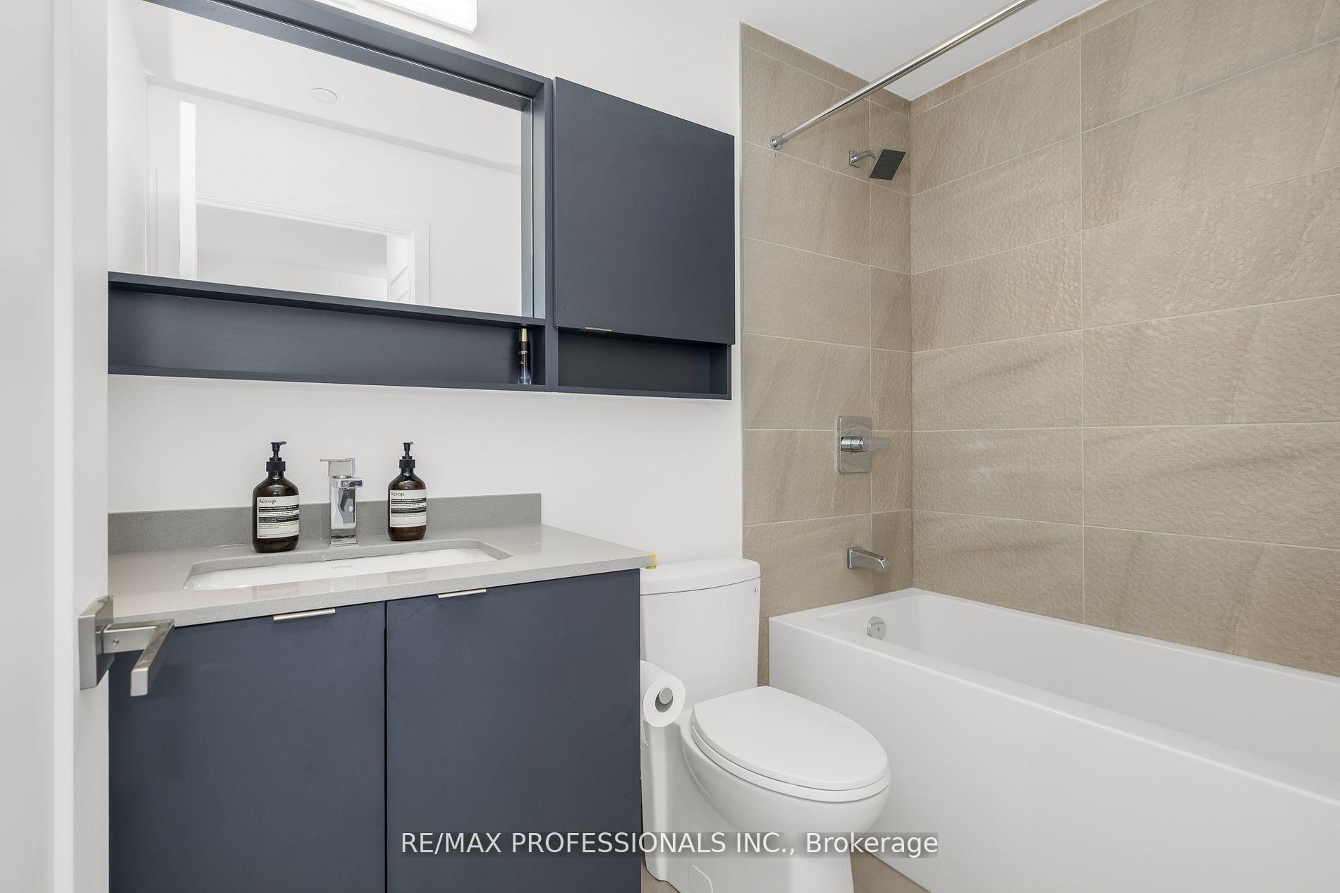 Photo 12 of Unit 411, 415 Main Street W, Hamilton, Kirkendall — HOMEH