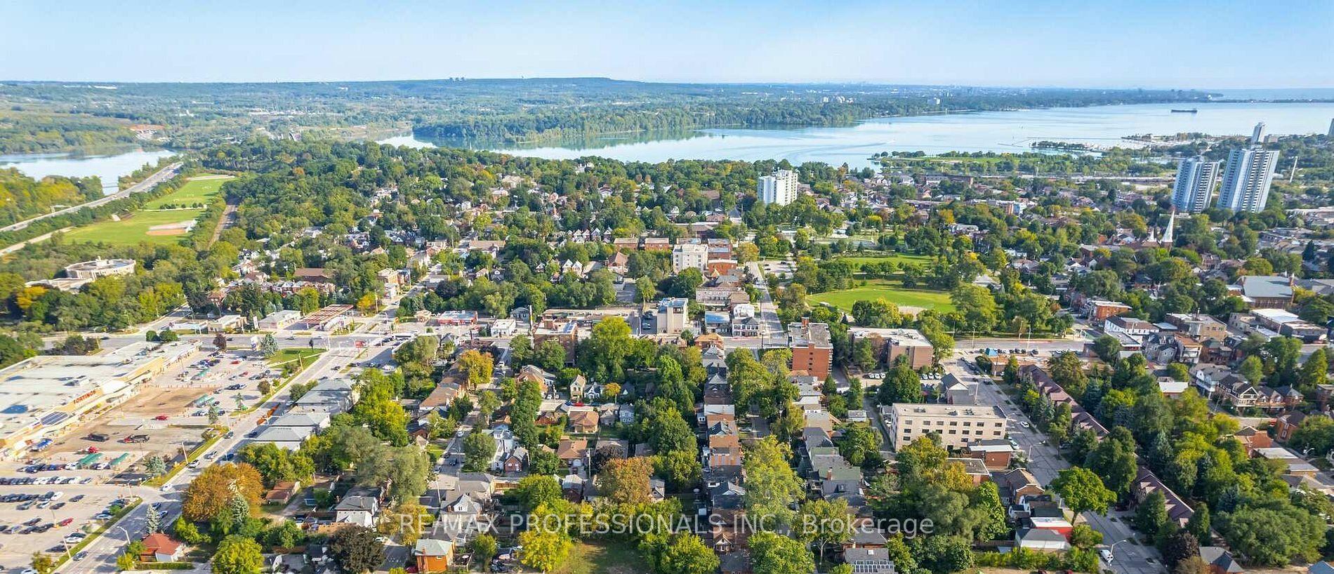 Photo 25 of Unit 411, 415 Main Street W, Hamilton, Kirkendall — HOMEH
