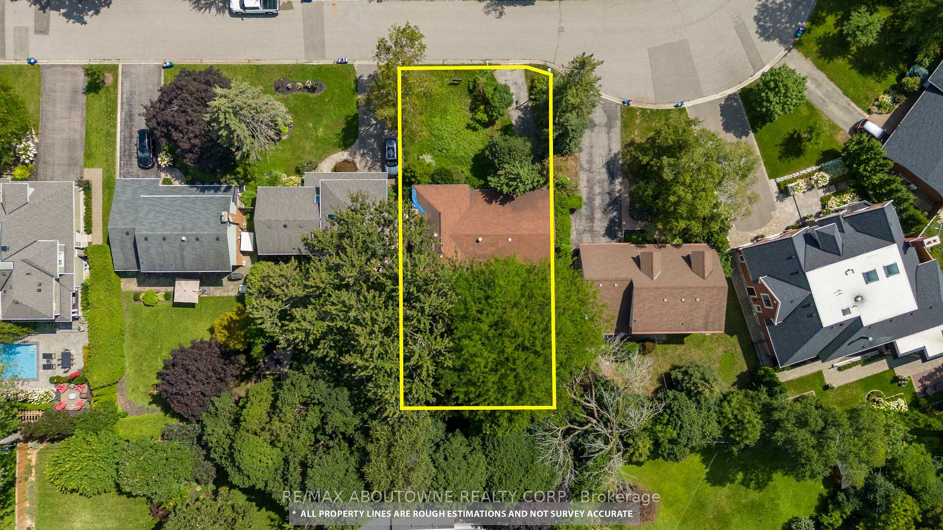 Photo 2 of 144 Ulster Drive, Oakville, Bronte — HOMEH