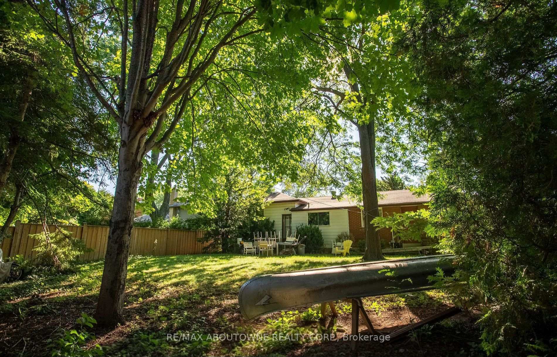 Photo 7 of 144 Ulster Drive, Oakville, Bronte — HOMEH