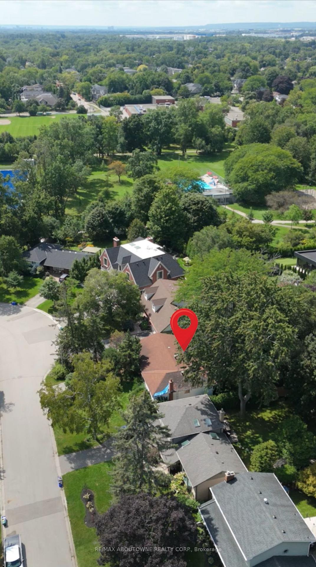 Photo 10 of 144 Ulster Drive, Oakville, Bronte — HOMEH