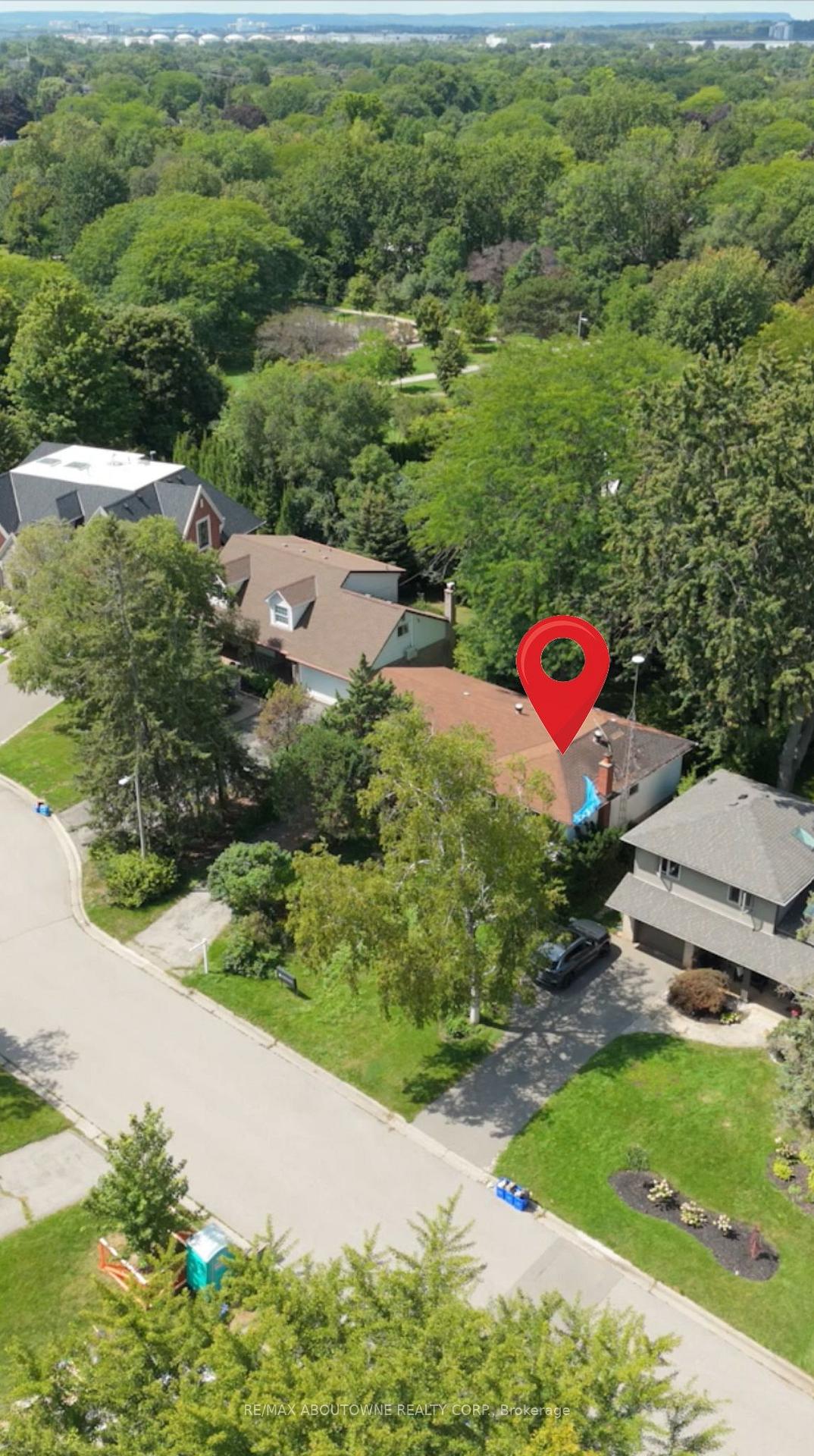 Photo 11 of 144 Ulster Drive, Oakville, Bronte — HOMEH