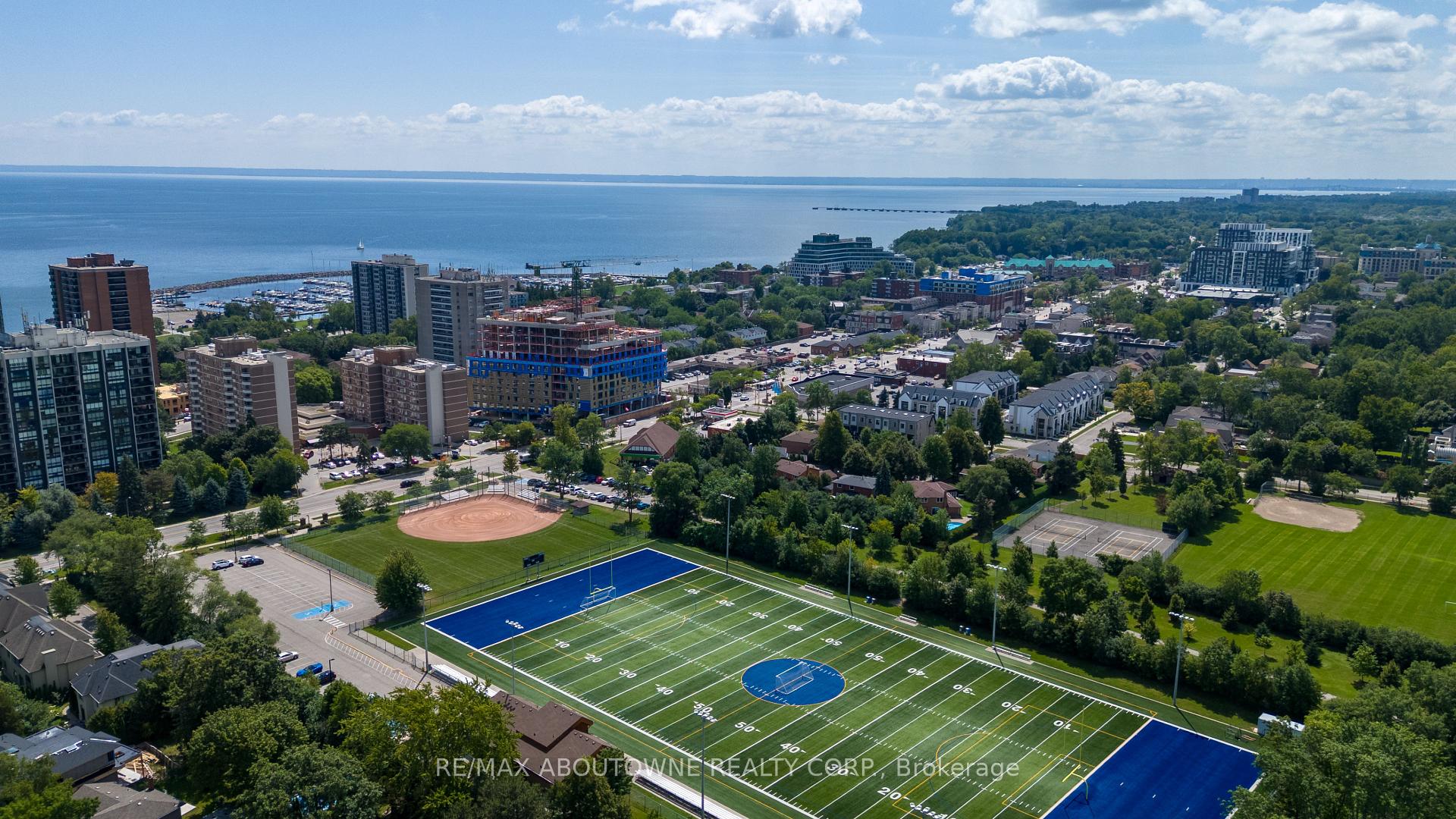 Photo 12 of 144 Ulster Drive, Oakville, Bronte — HOMEH