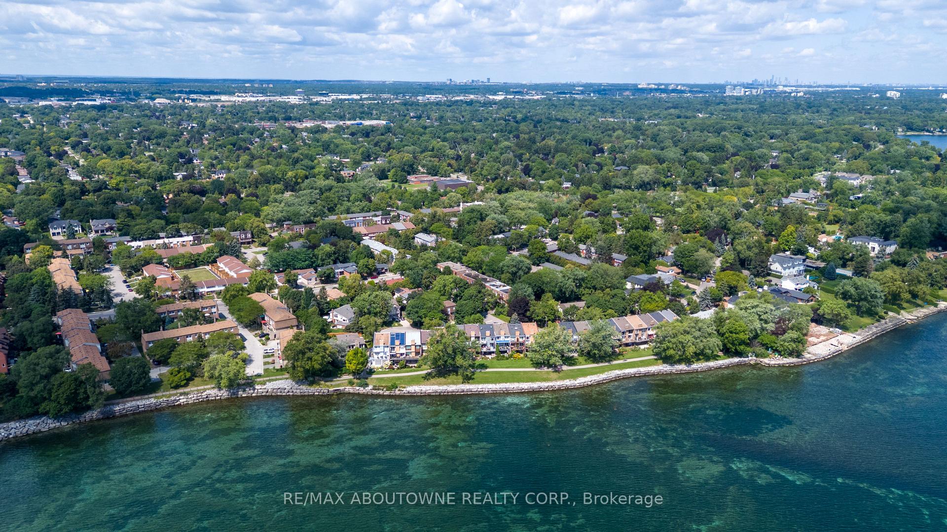 Photo 15 of 144 Ulster Drive, Oakville, Bronte — HOMEH