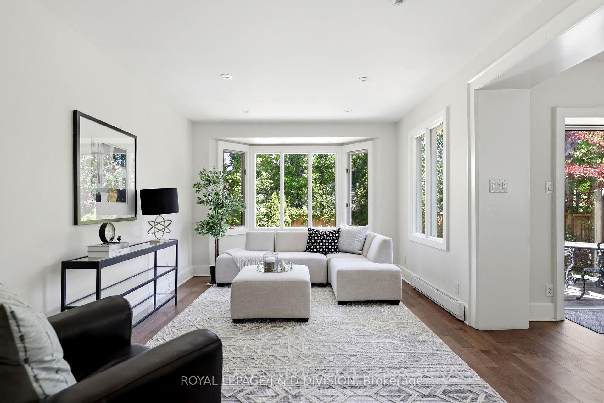 Photo 7 of 102 Ridge Drive, Toronto, Rosedale-Moore Park — HOMEH