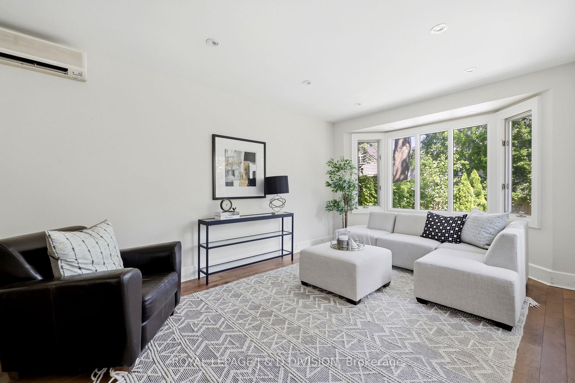 Photo 8 of 102 Ridge Drive, Toronto, Rosedale-Moore Park — HOMEH