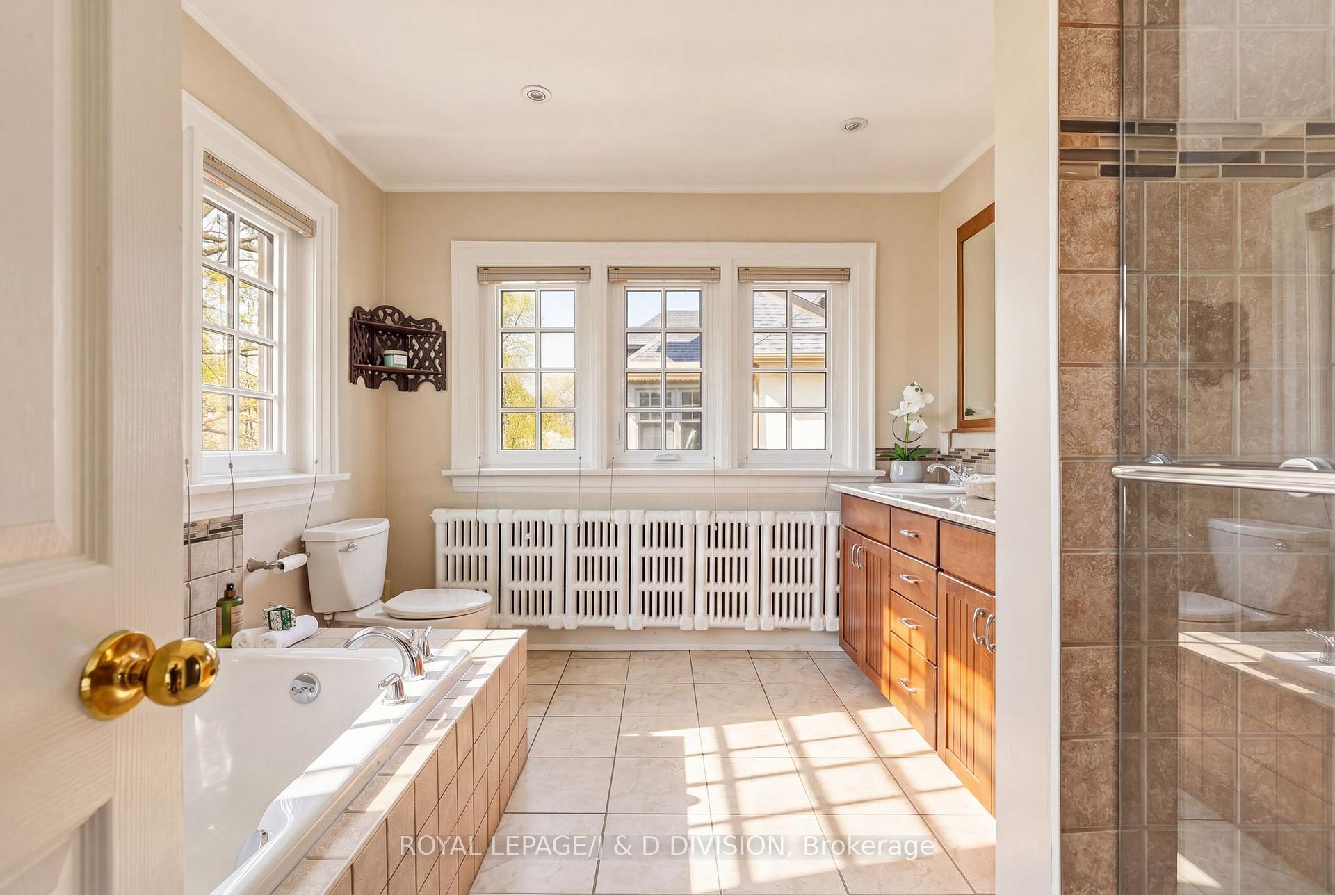 Photo 20 of 102 Ridge Drive, Toronto, Rosedale-Moore Park — HOMEH