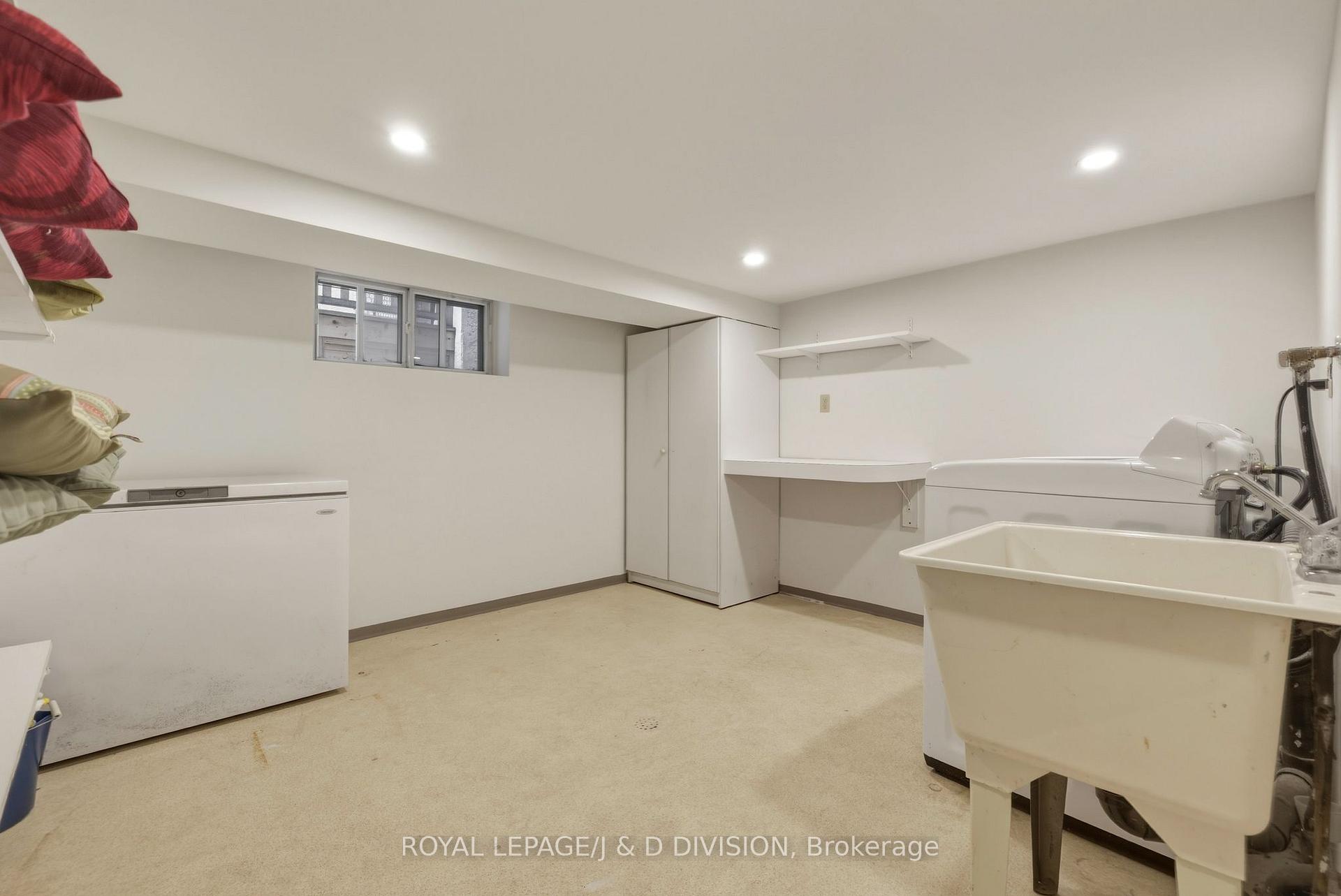 Photo 33 of 102 Ridge Drive, Toronto, Rosedale-Moore Park — HOMEH