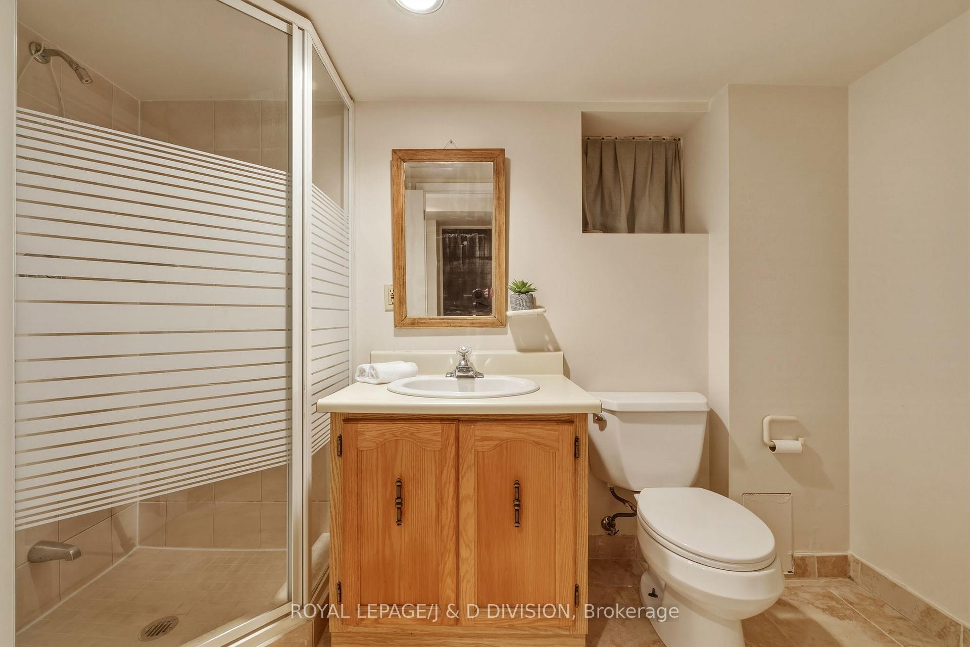 Photo 34 of 102 Ridge Drive, Toronto, Rosedale-Moore Park — HOMEH