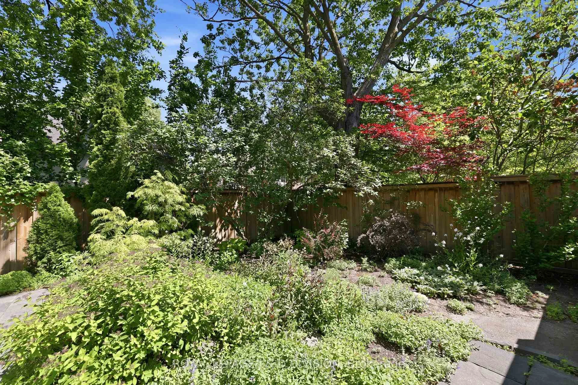 Photo 40 of 102 Ridge Drive, Toronto, Rosedale-Moore Park — HOMEH