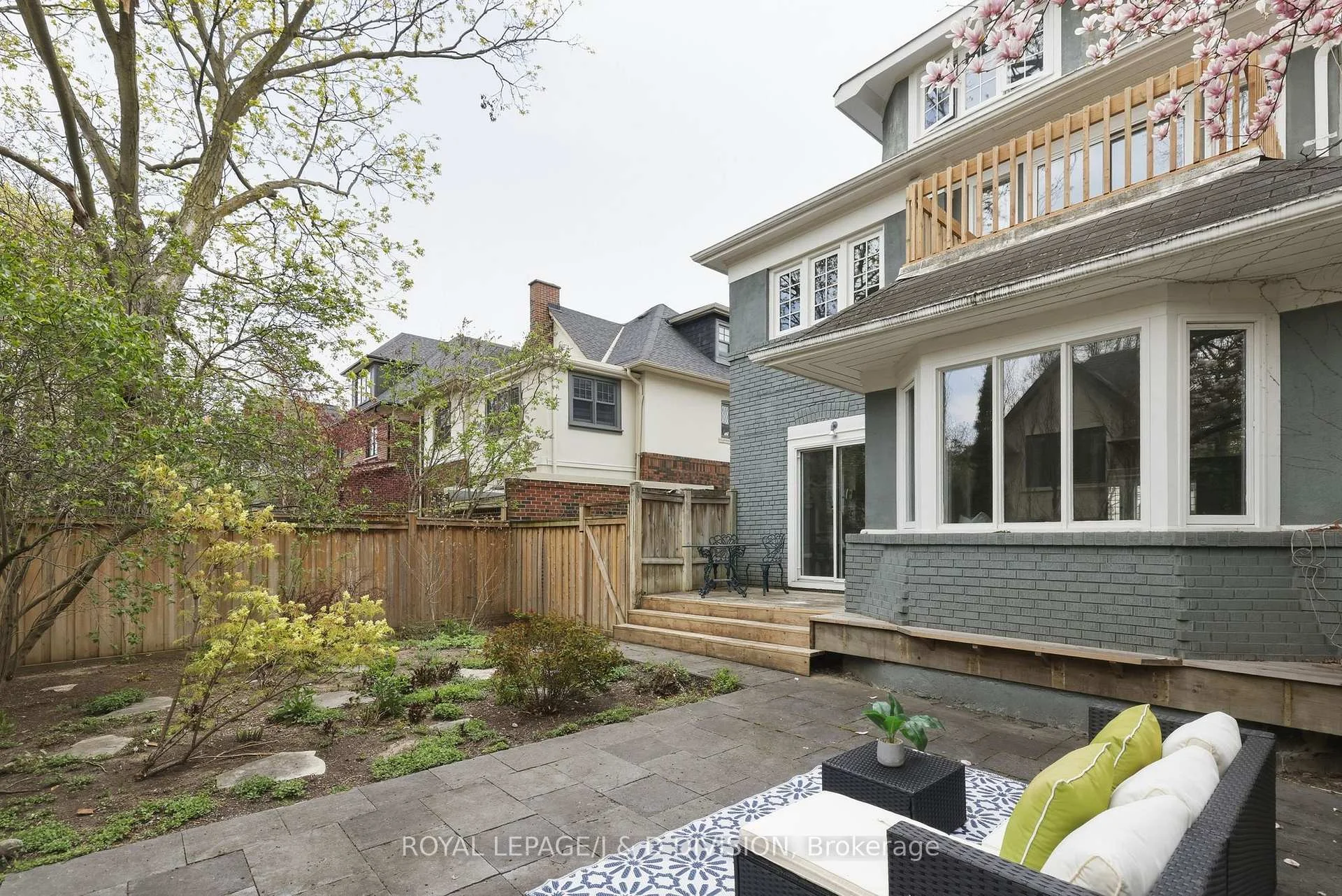 Photo 42 of 102 Ridge Drive, Toronto, Rosedale-Moore Park — HOMEH
