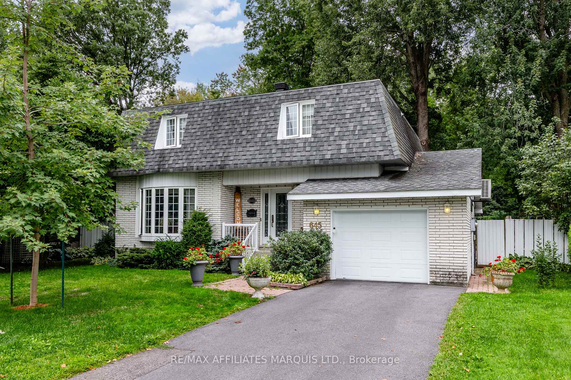 Photo 1 of 645 Dundas Crescent, Cornwall, Cornwall — HOMEH