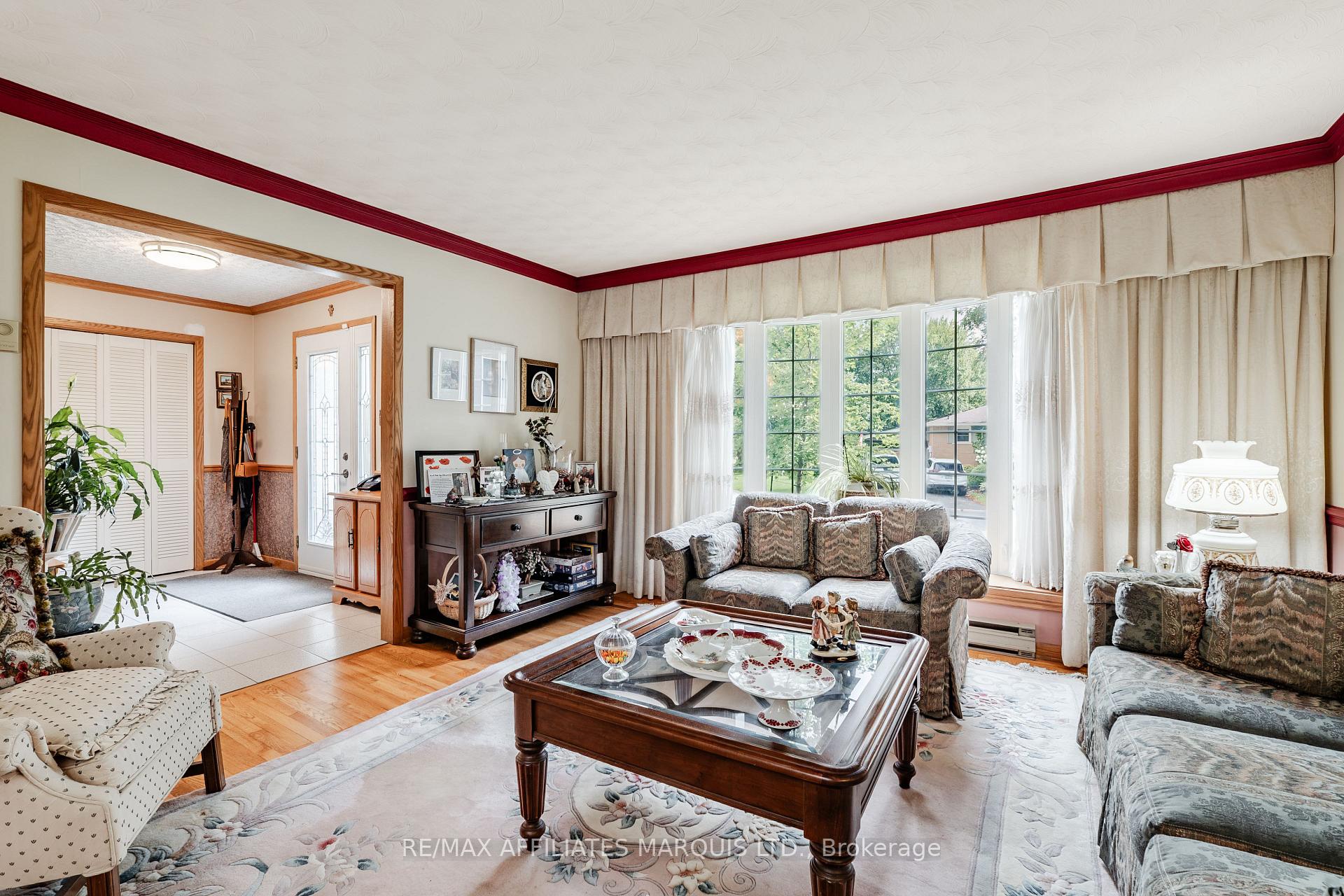 Photo 9 of 645 Dundas Crescent, Cornwall, Cornwall — HOMEH