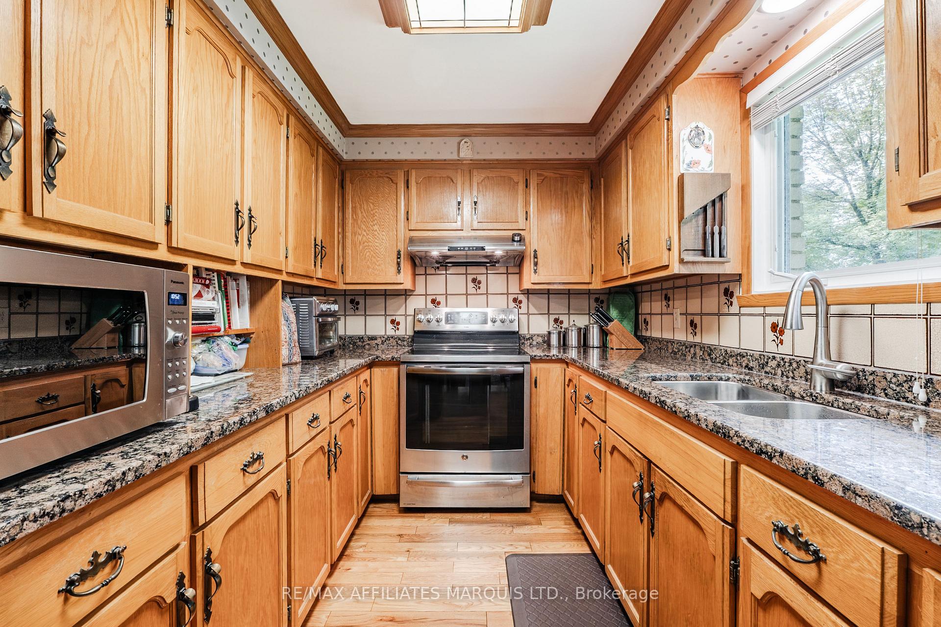Photo 15 of 645 Dundas Crescent, Cornwall, Cornwall — HOMEH