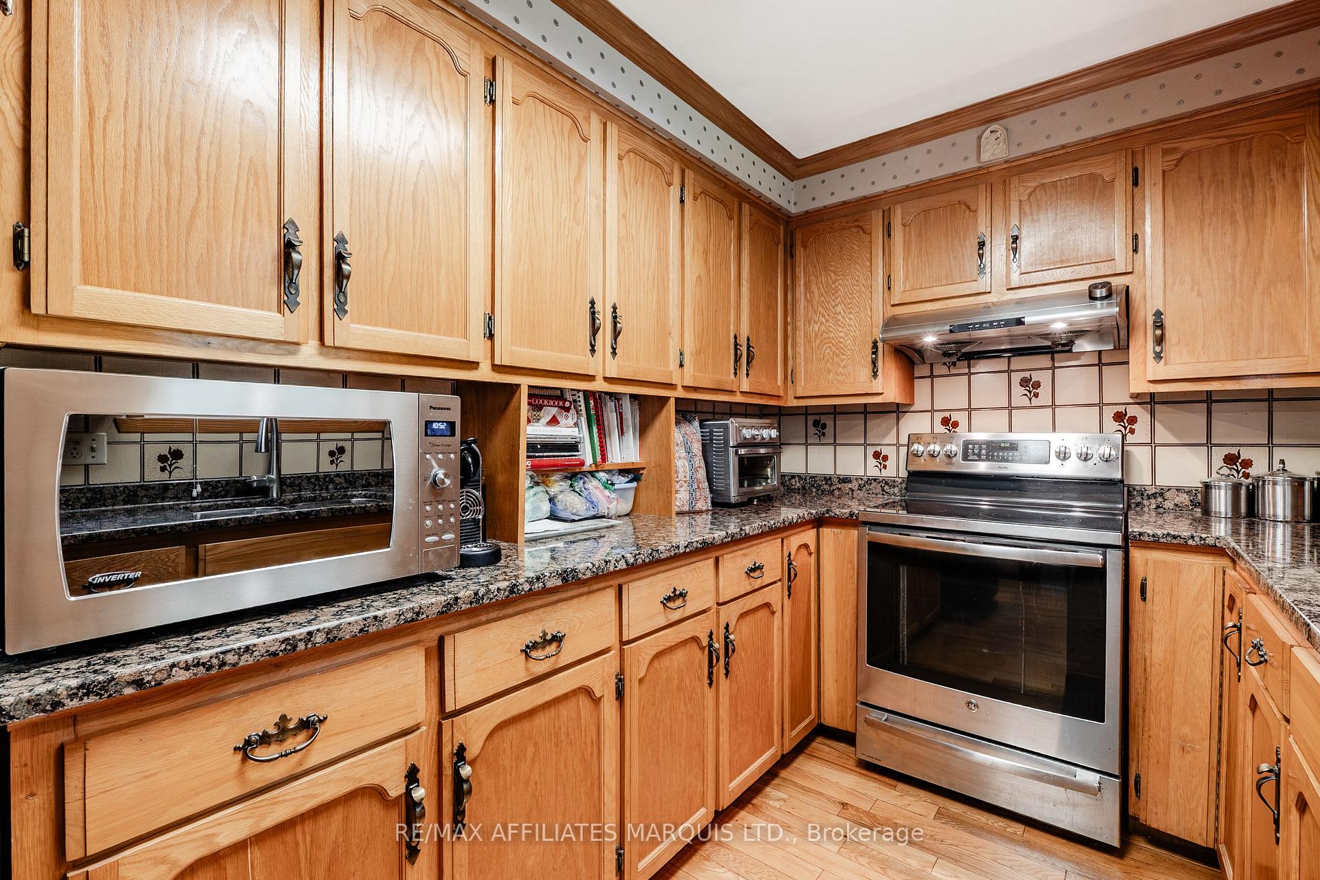 Photo 16 of 645 Dundas Crescent, Cornwall, Cornwall — HOMEH