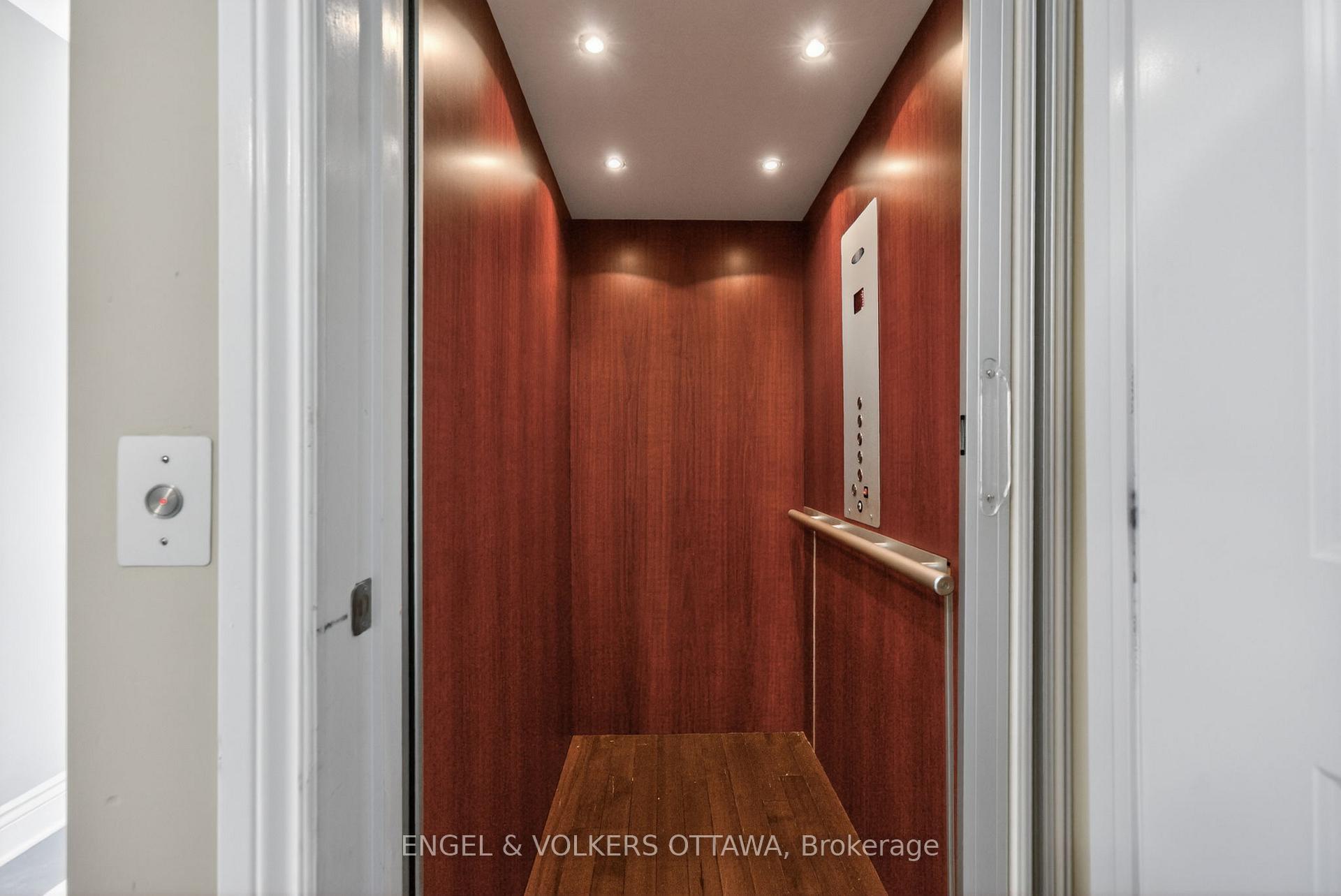 Photo 6 of 1896 Carling Avenue, Ottawa, McKellar Heights/Glabar Park — HOMEH