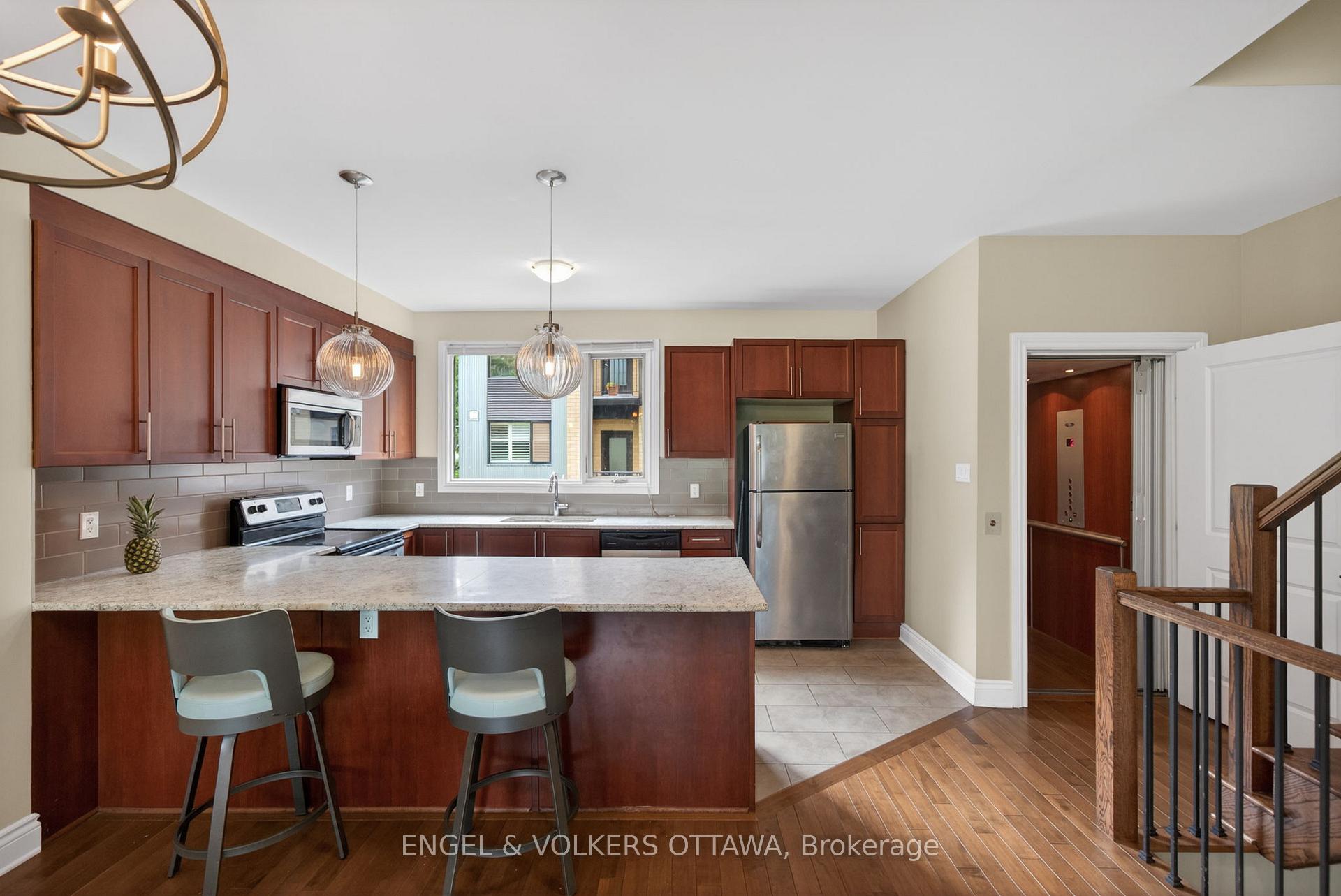 Photo 7 of 1896 Carling Avenue, Ottawa, McKellar Heights/Glabar Park — HOMEH