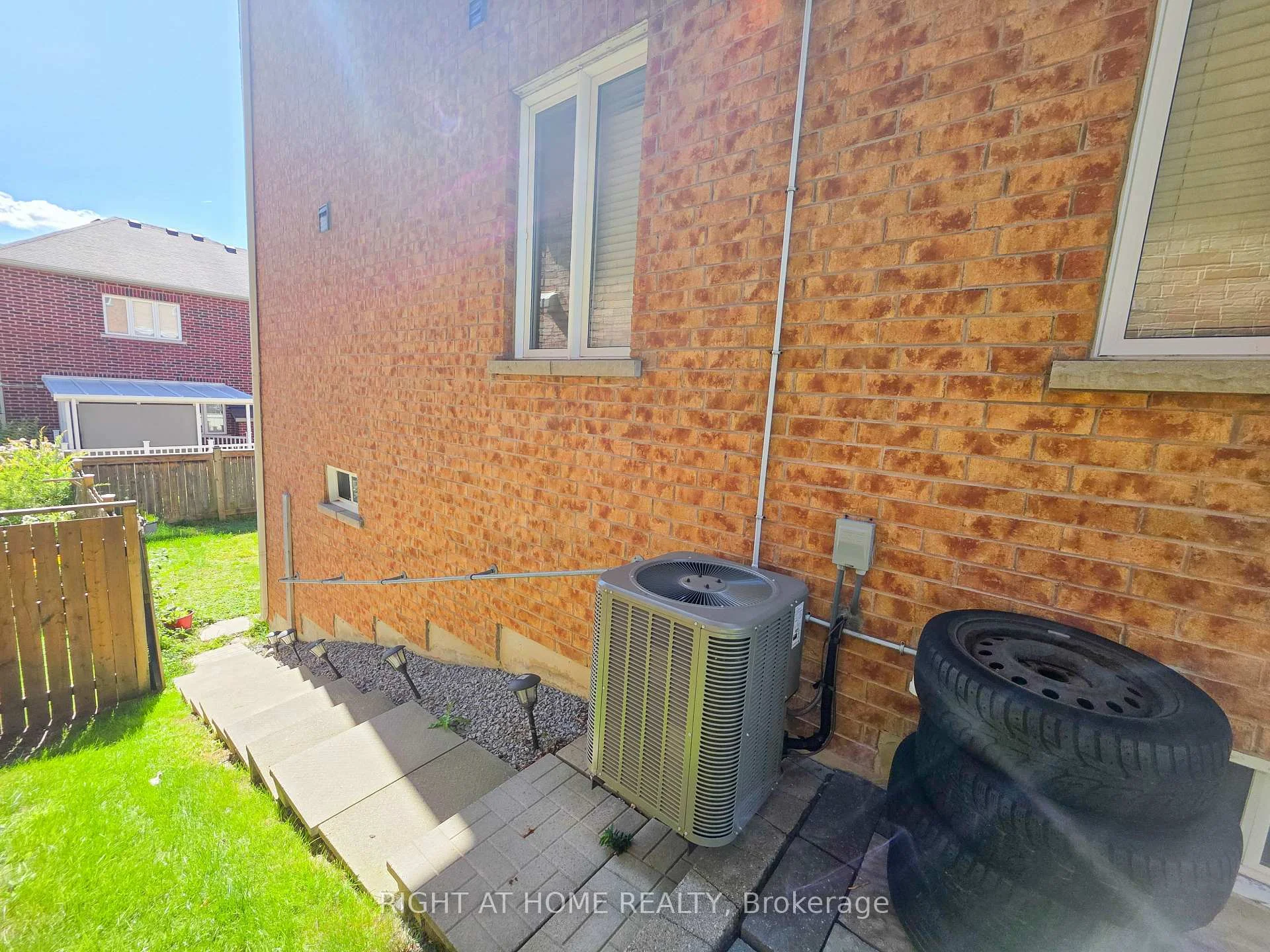 Photo 4 of Unit Lower, 163 Williamson Drive E, Ajax, Northeast Ajax — HOMEH