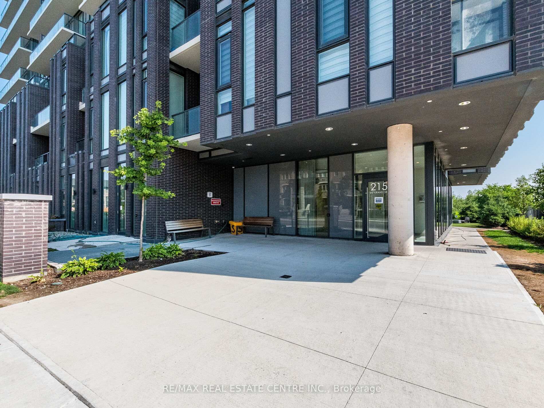 Photo 8 of Unit 211, 215 Veterans Drive, Brampton, Northwest Brampton — HOMEH