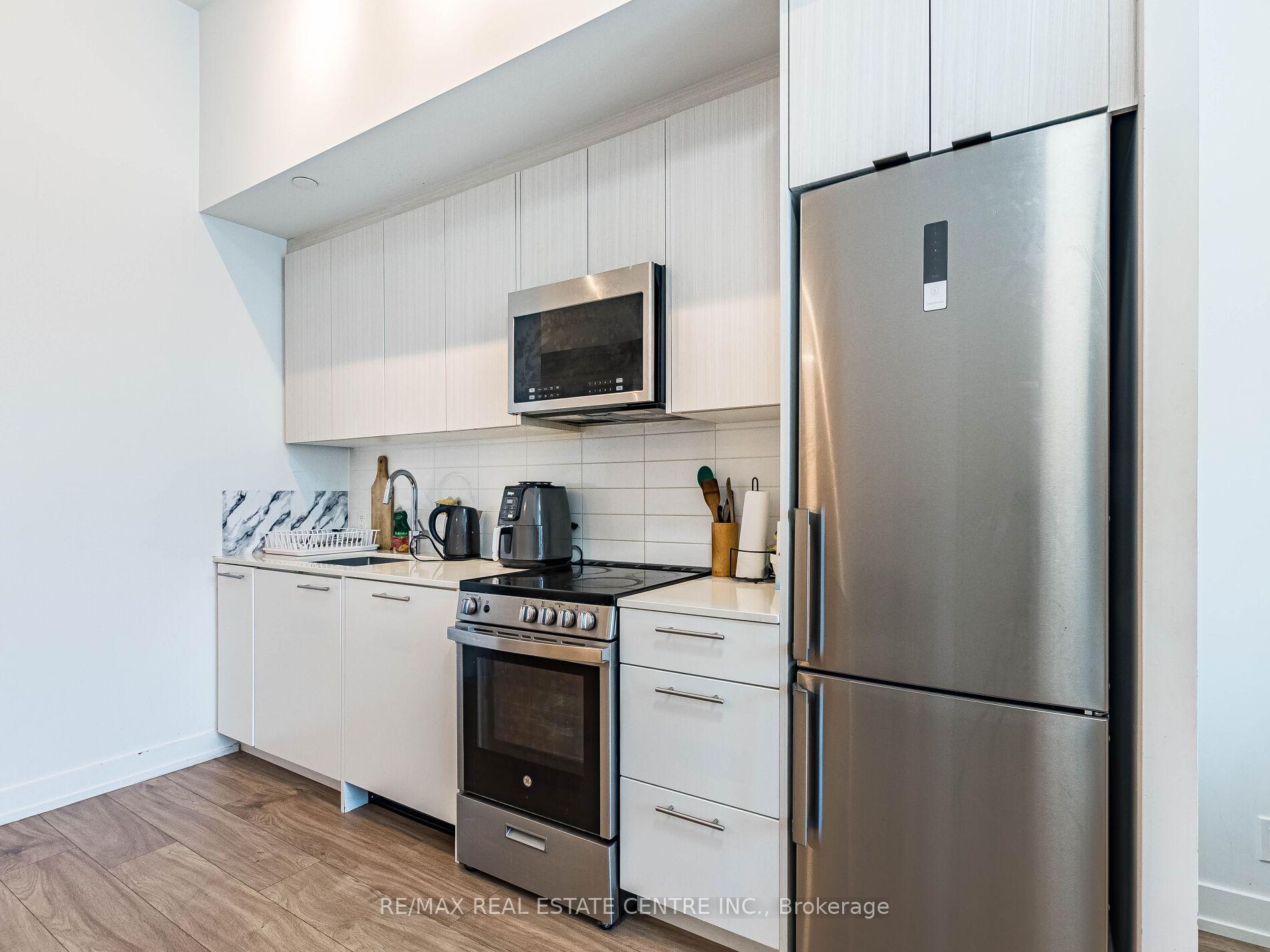 Photo 33 of Unit 211, 215 Veterans Drive, Brampton, Northwest Brampton — HOMEH