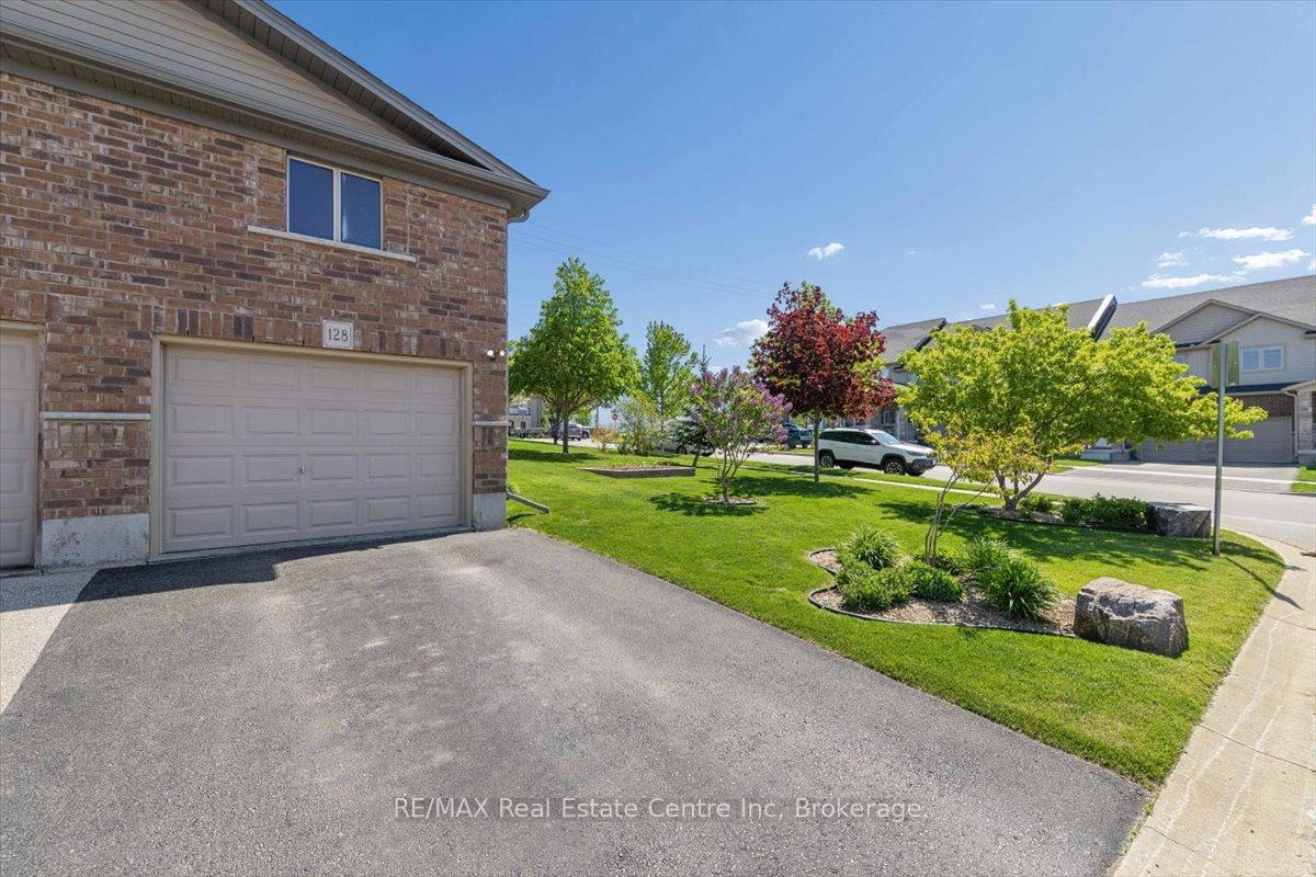 Photo 6 of 128 Ingram Drive, Guelph, Victoria North — HOMEH