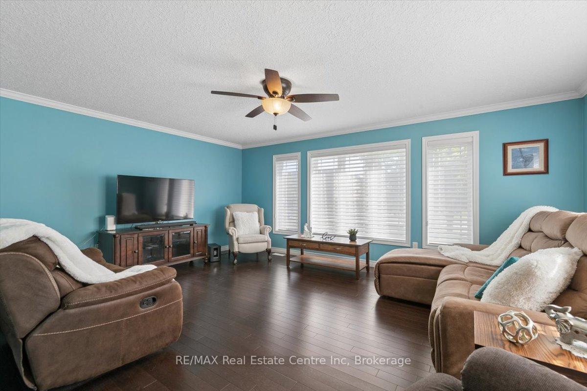 Photo 8 of 128 Ingram Drive, Guelph, Victoria North — HOMEH