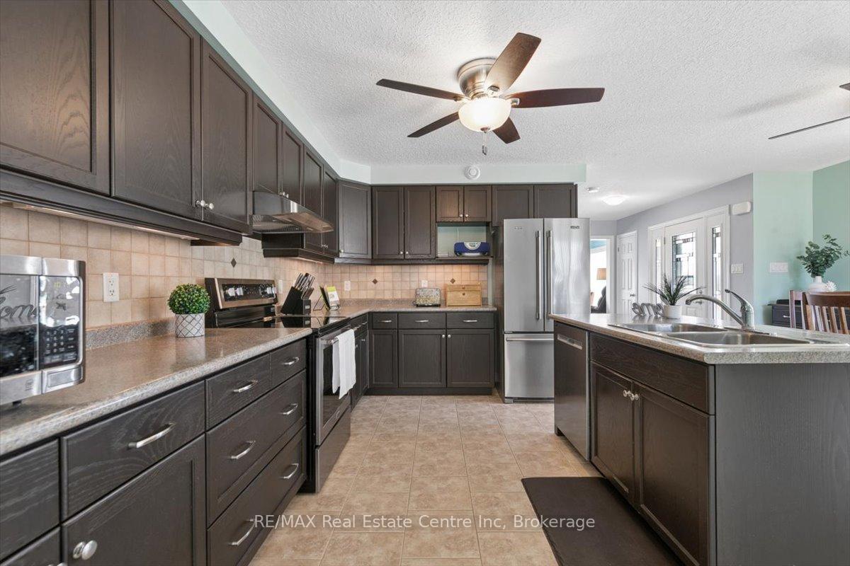 Photo 16 of 128 Ingram Drive, Guelph, Victoria North — HOMEH