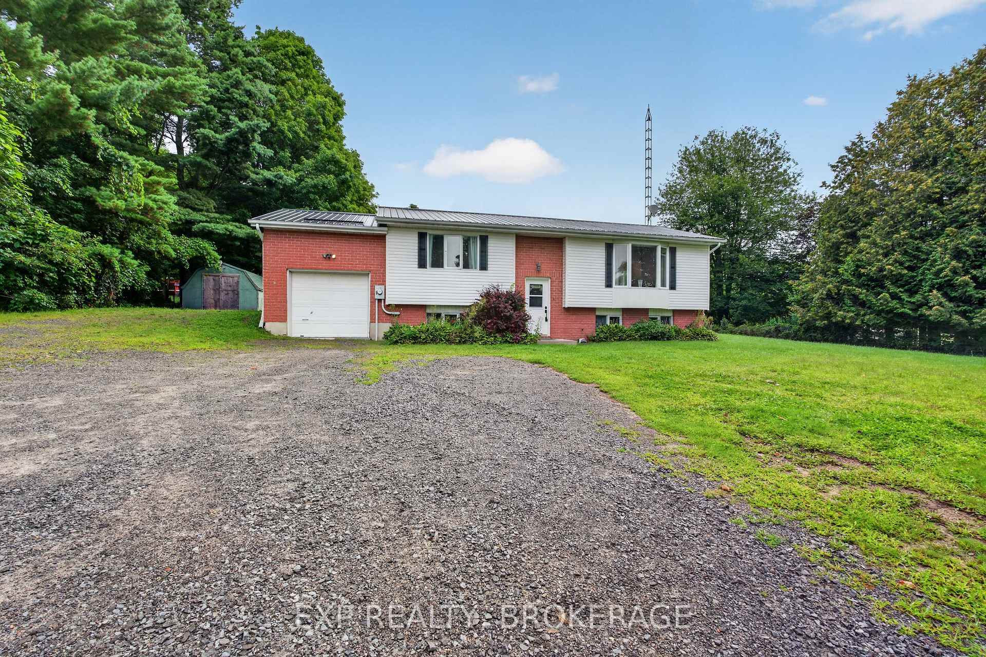 Photo 2 of 9009 Perth Road, Rideau Lakes, Rideau Lakes (North Crosby) Twp — HOMEH