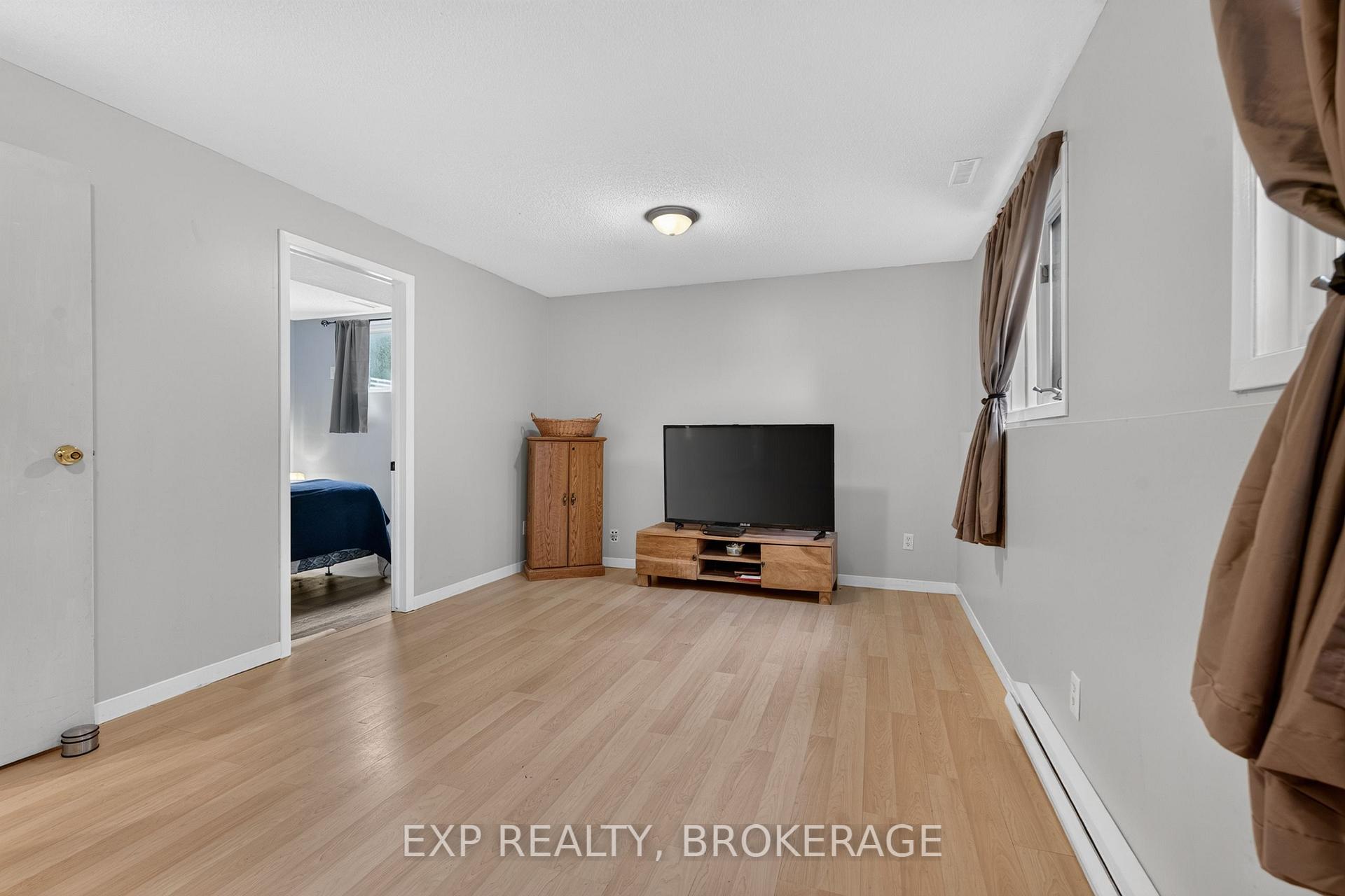 Photo 18 of 9009 Perth Road, Rideau Lakes, Rideau Lakes (North Crosby) Twp — HOMEH