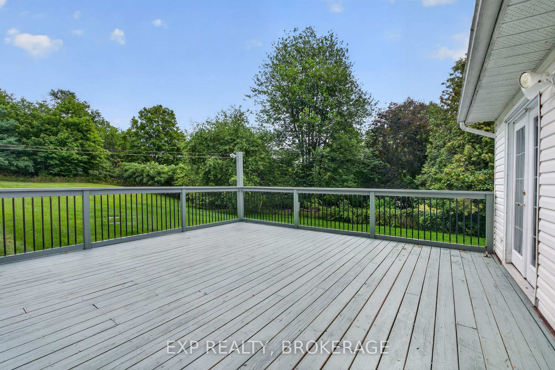 Photo 9 of 9009 Perth Road, Rideau Lakes, Rideau Lakes (North Crosby) Twp — HOMEH