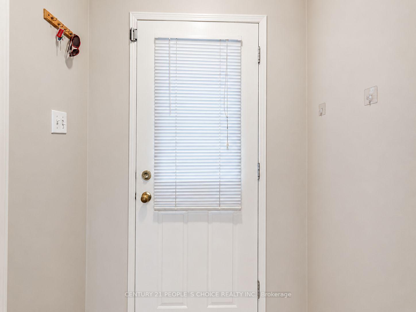 Photo 3 of 186 Pickett Crescent, Barrie, Painswick North — HOMEH
