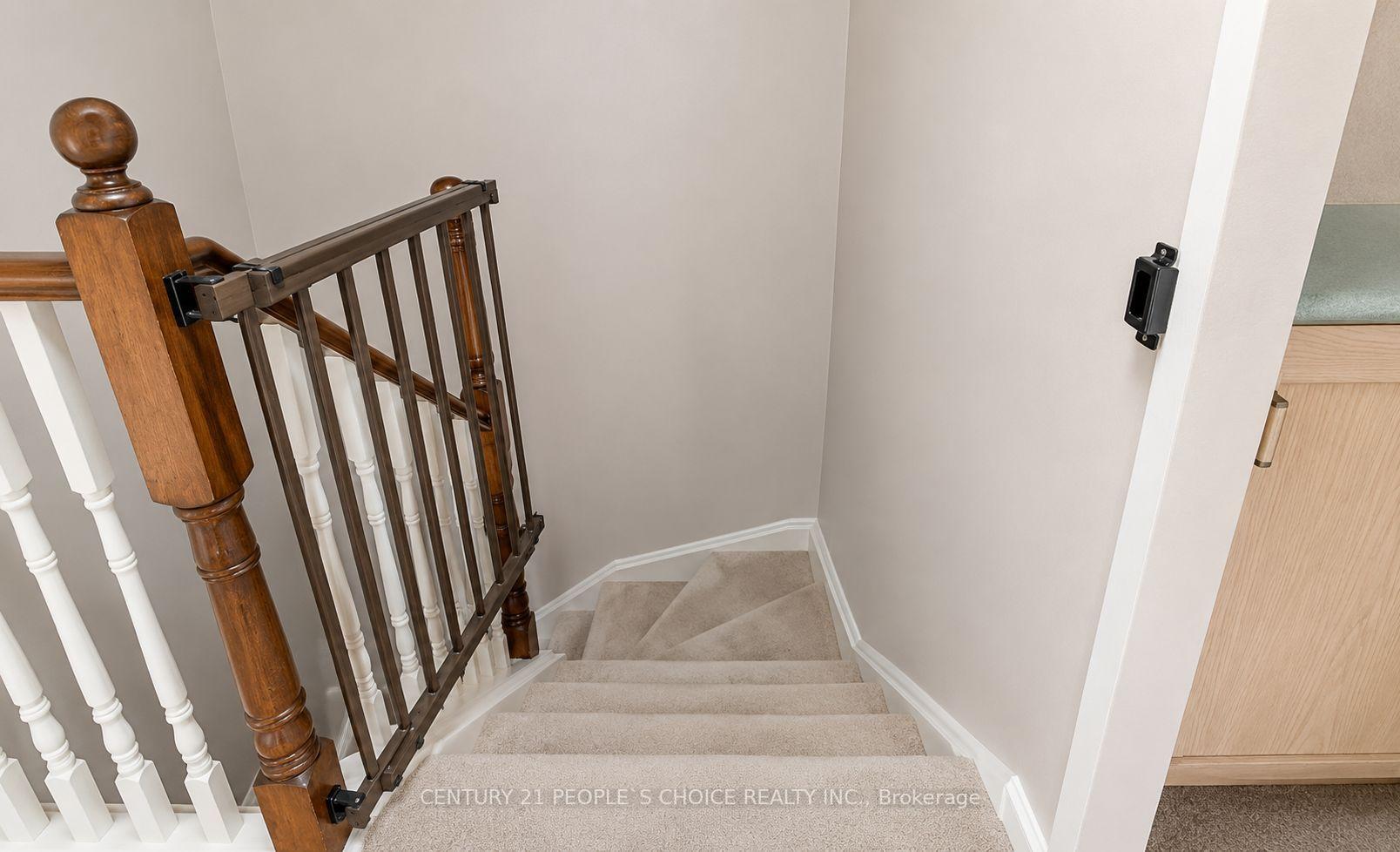 Photo 9 of 186 Pickett Crescent, Barrie, Painswick North — HOMEH