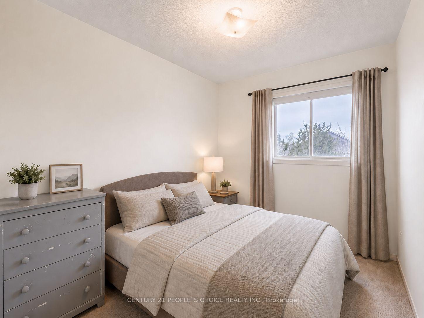Photo 10 of 186 Pickett Crescent, Barrie, Painswick North — HOMEH