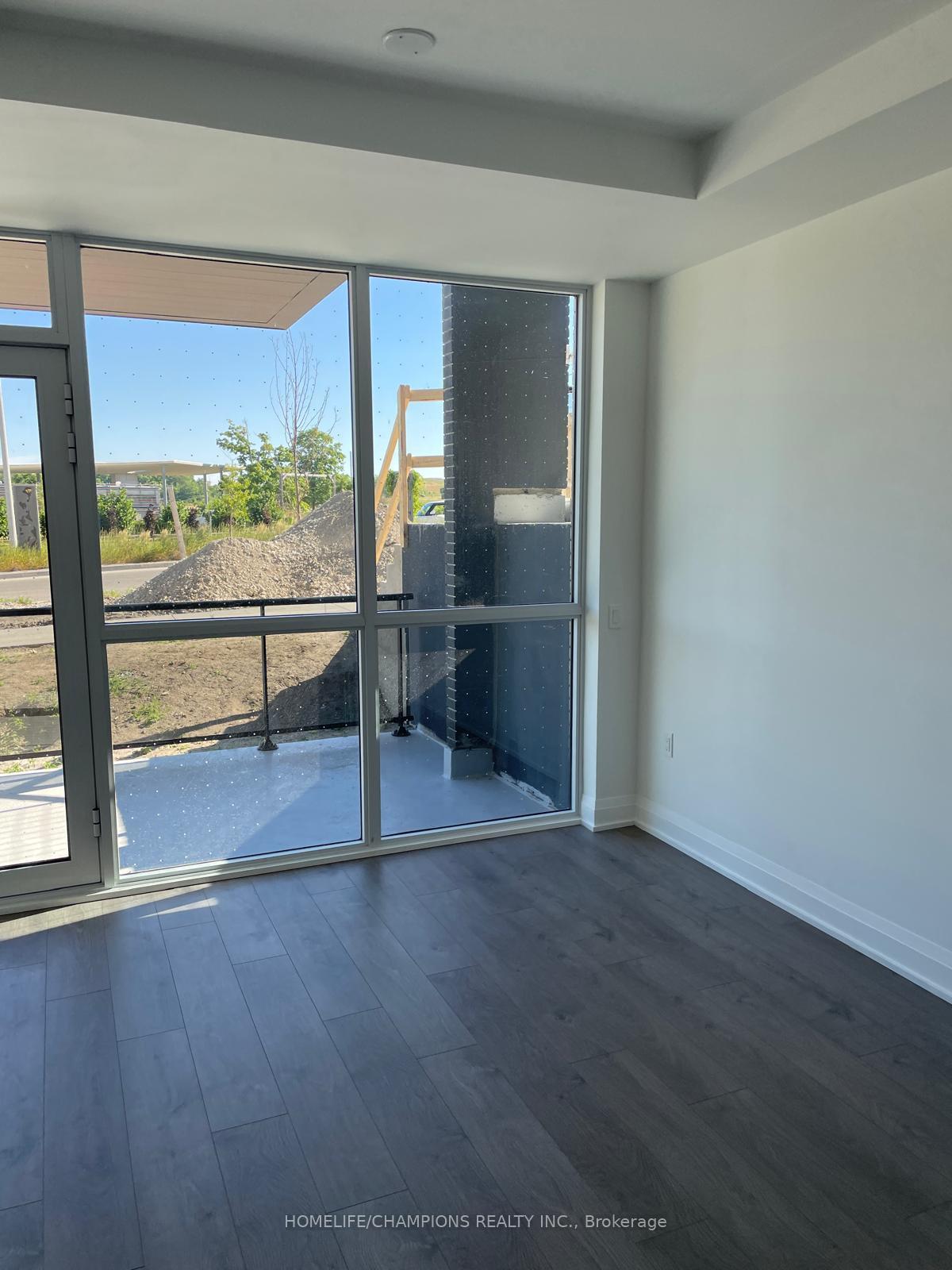 Photo 7 of Unit 5, 60 George Butchart Drive, North York, Downsview-Roding-CFB — HOMEH