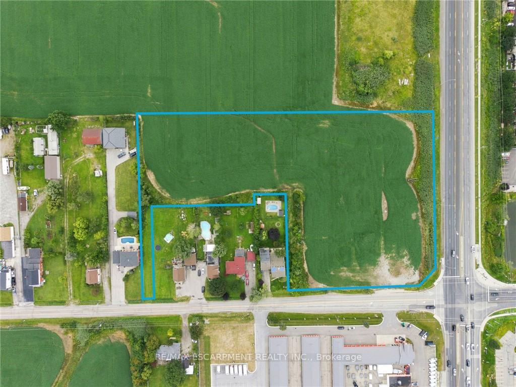 Photo 4 of 2 Highland Road, Hamilton, Stoney Creek — HOMEH