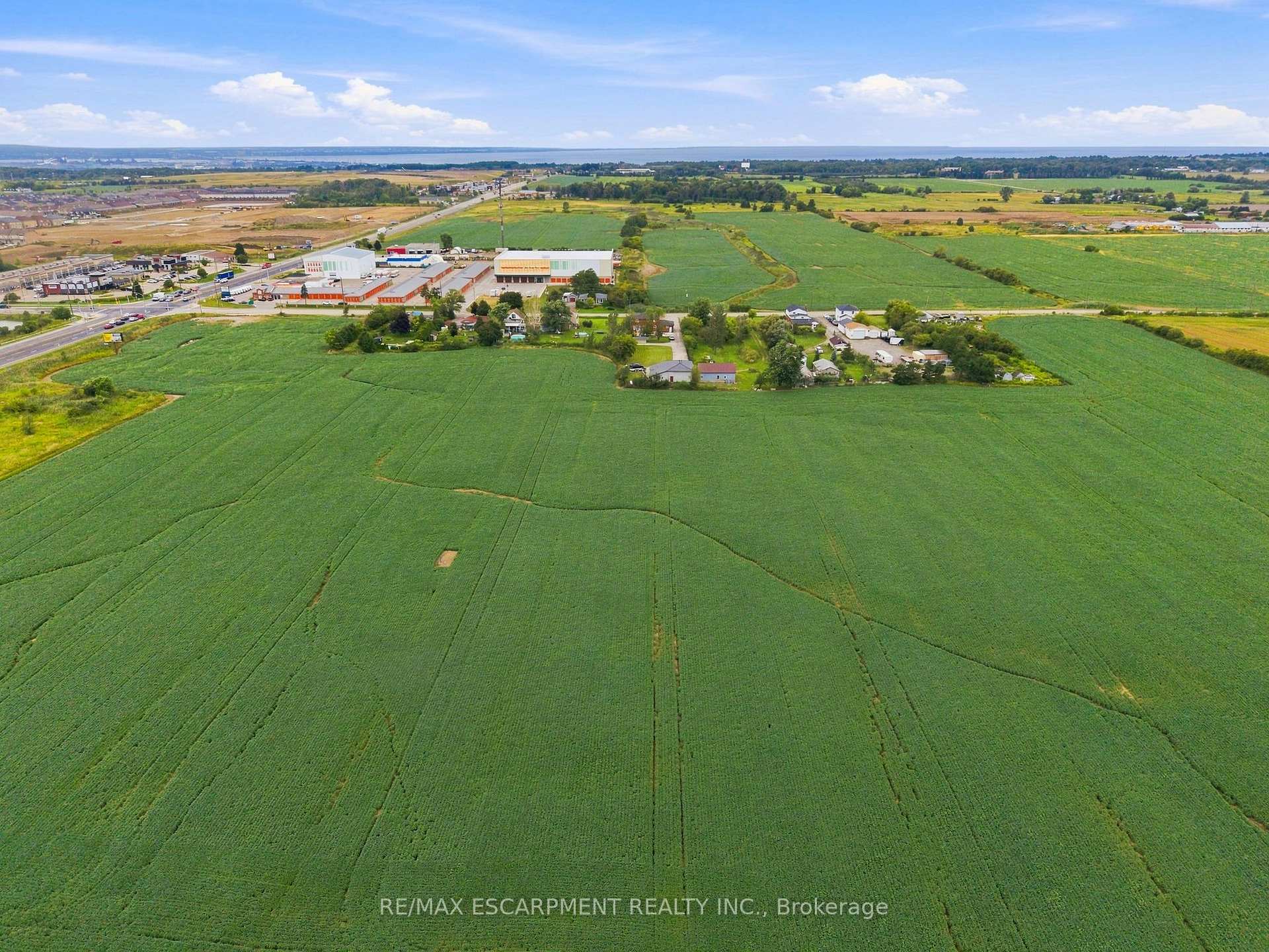 Photo 7 of 2 Highland Road, Hamilton, Stoney Creek — HOMEH