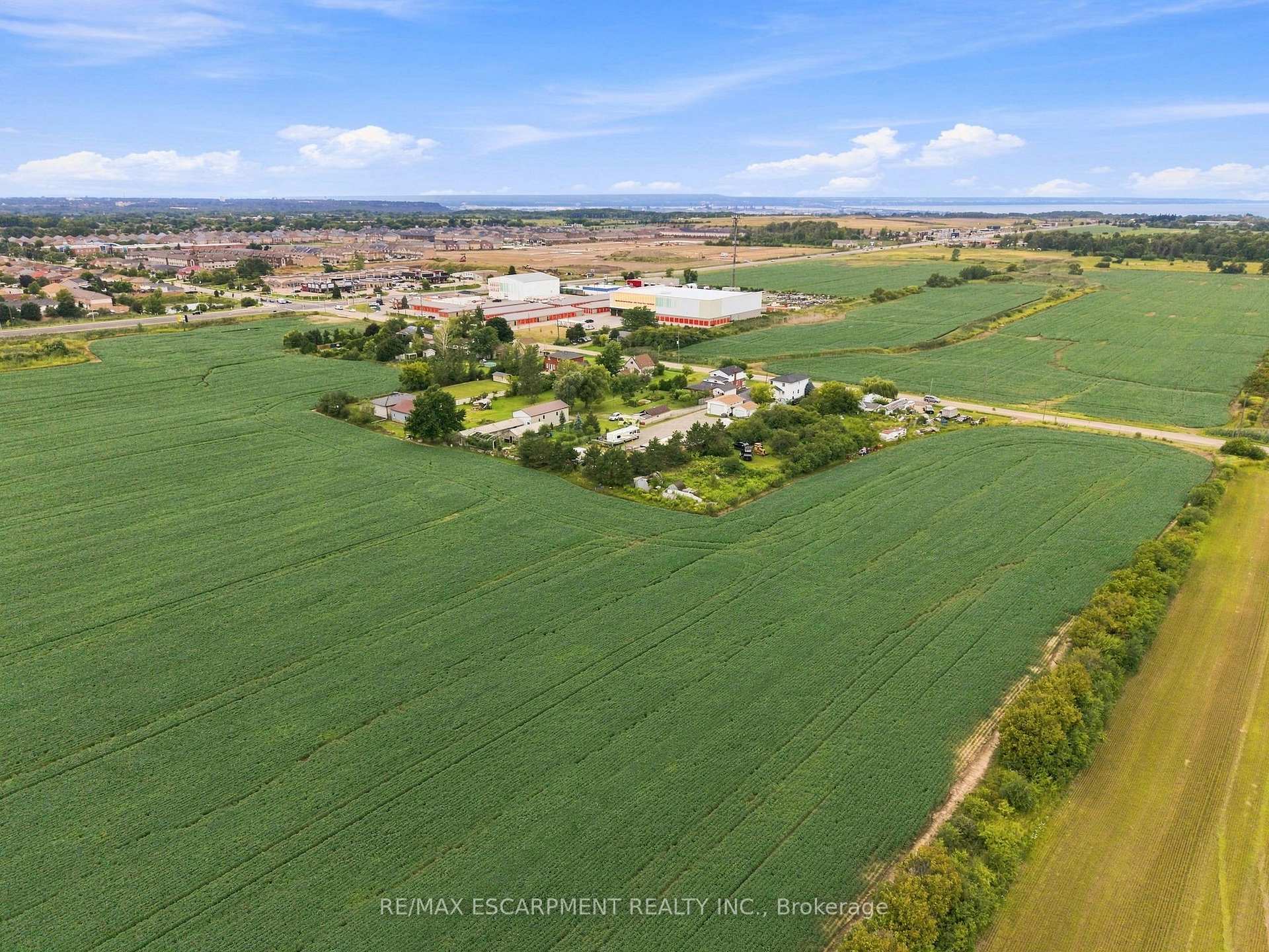 Photo 9 of 2 Highland Road, Hamilton, Stoney Creek — HOMEH