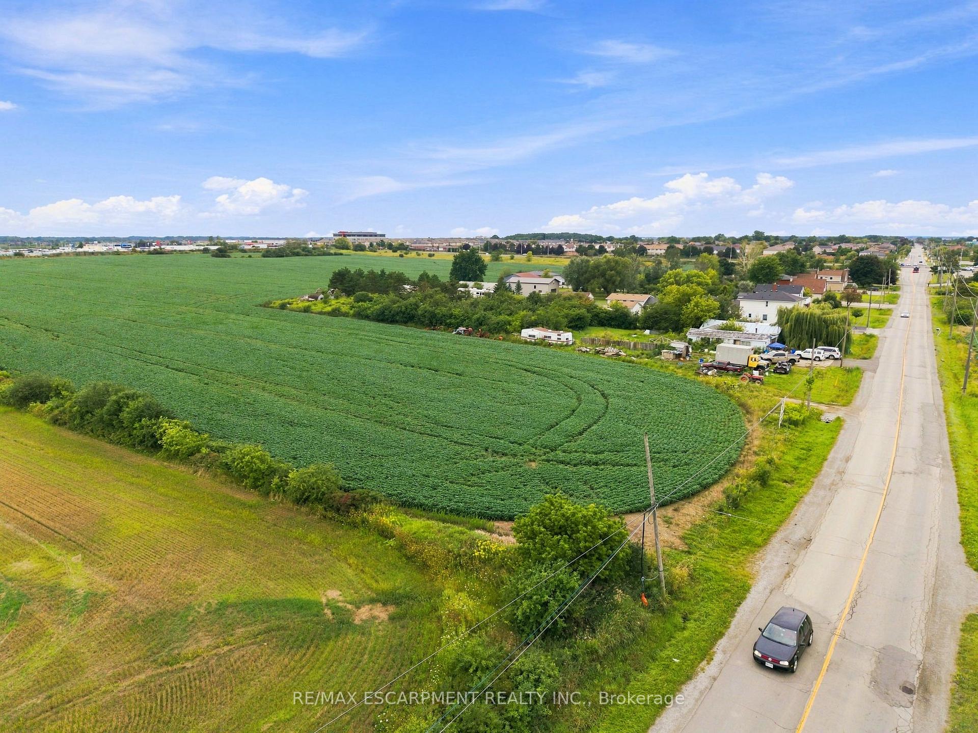 Photo 10 of 2 Highland Road, Hamilton, Stoney Creek — HOMEH