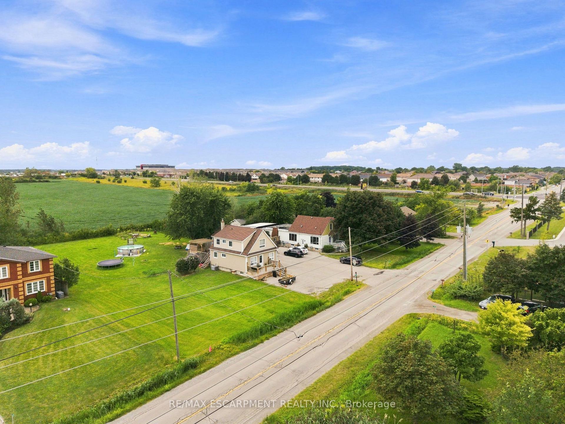 Photo 12 of 2 Highland Road, Hamilton, Stoney Creek — HOMEH