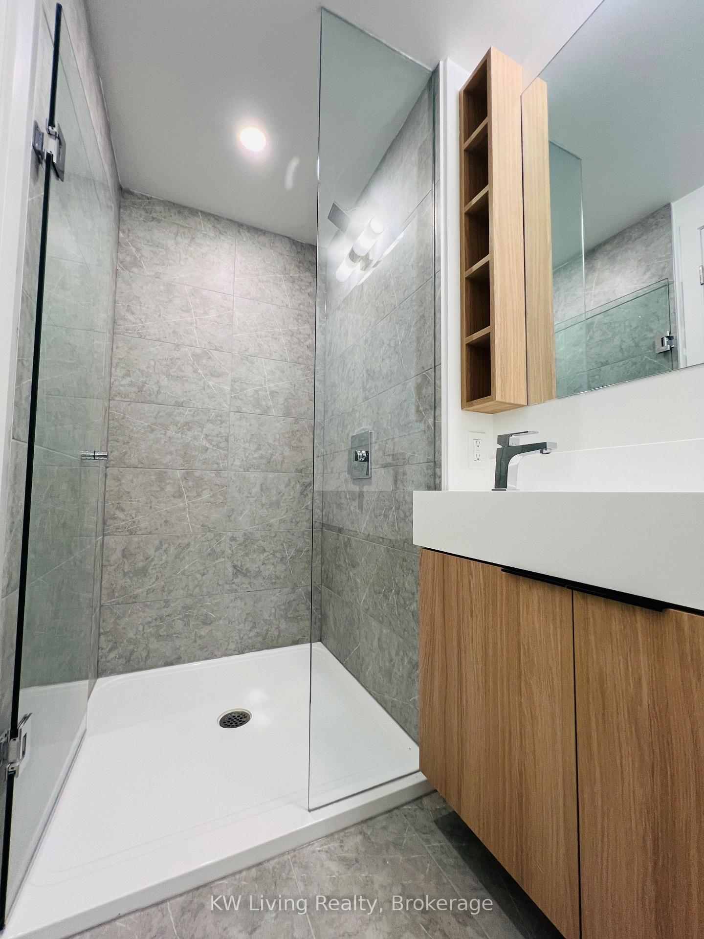 Photo 8 of Unit 4203, 82 Dalhousie Street, Toronto, Church-Yonge Corridor — HOMEH