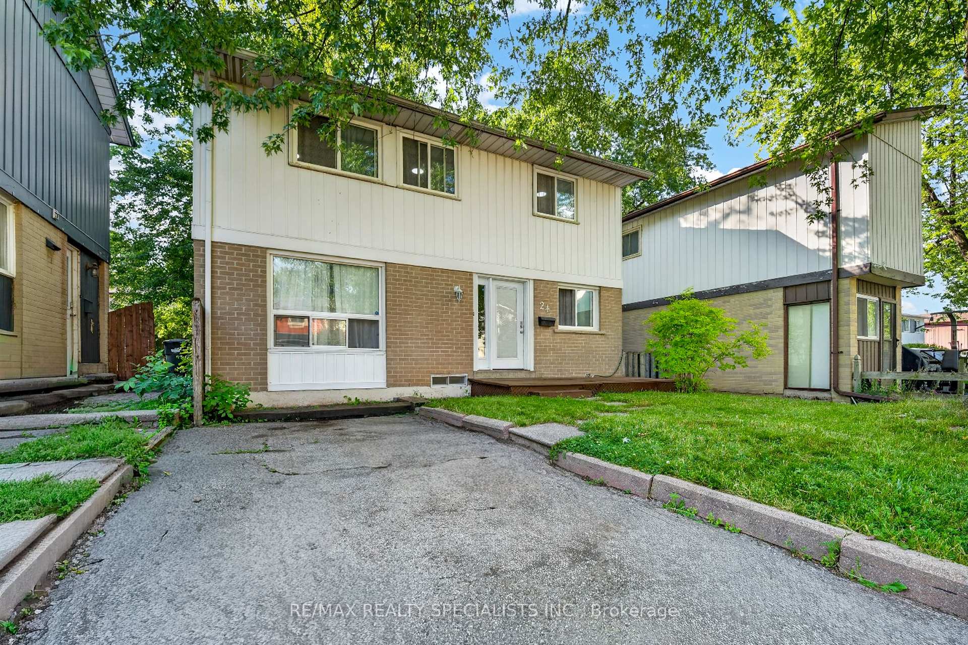 Photo 1 of 24 Garrison Square, Brampton, Northgate — HOMEH