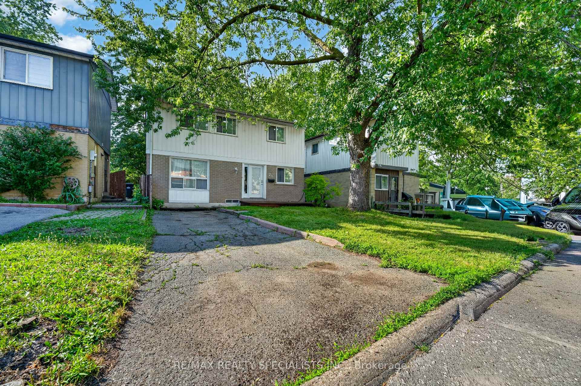 Photo 2 of 24 Garrison Square, Brampton, Northgate — HOMEH