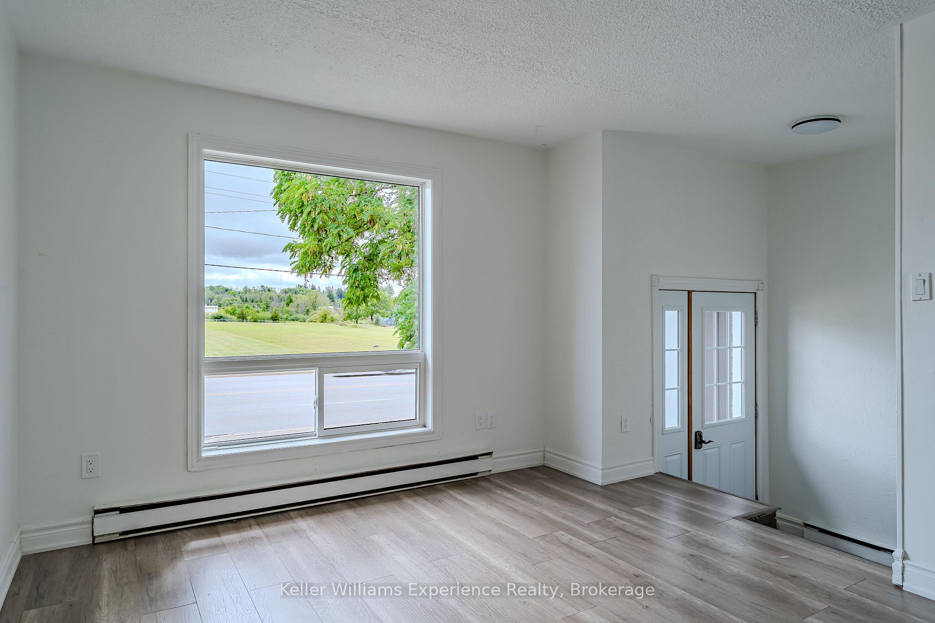 Photo 5 of 1088 8th Street E, Owen Sound — HOMEH