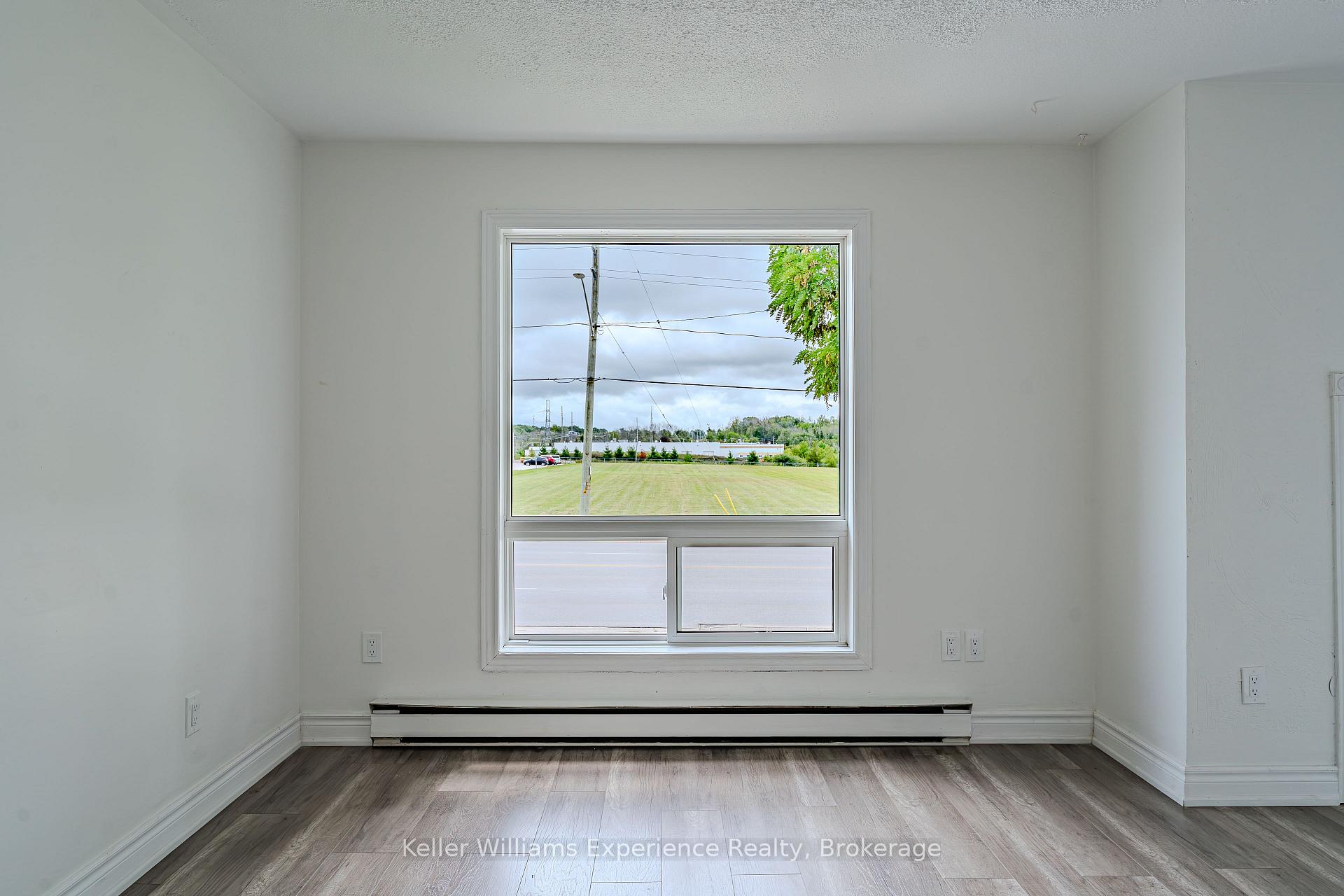 Photo 7 of 1088 8th Street E, Owen Sound — HOMEH