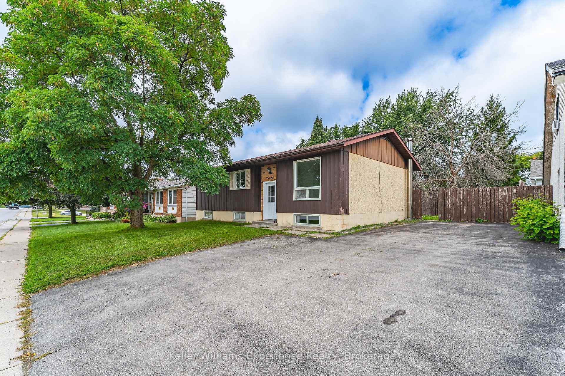 Photo 39 of 1088 8th Street E, Owen Sound — HOMEH