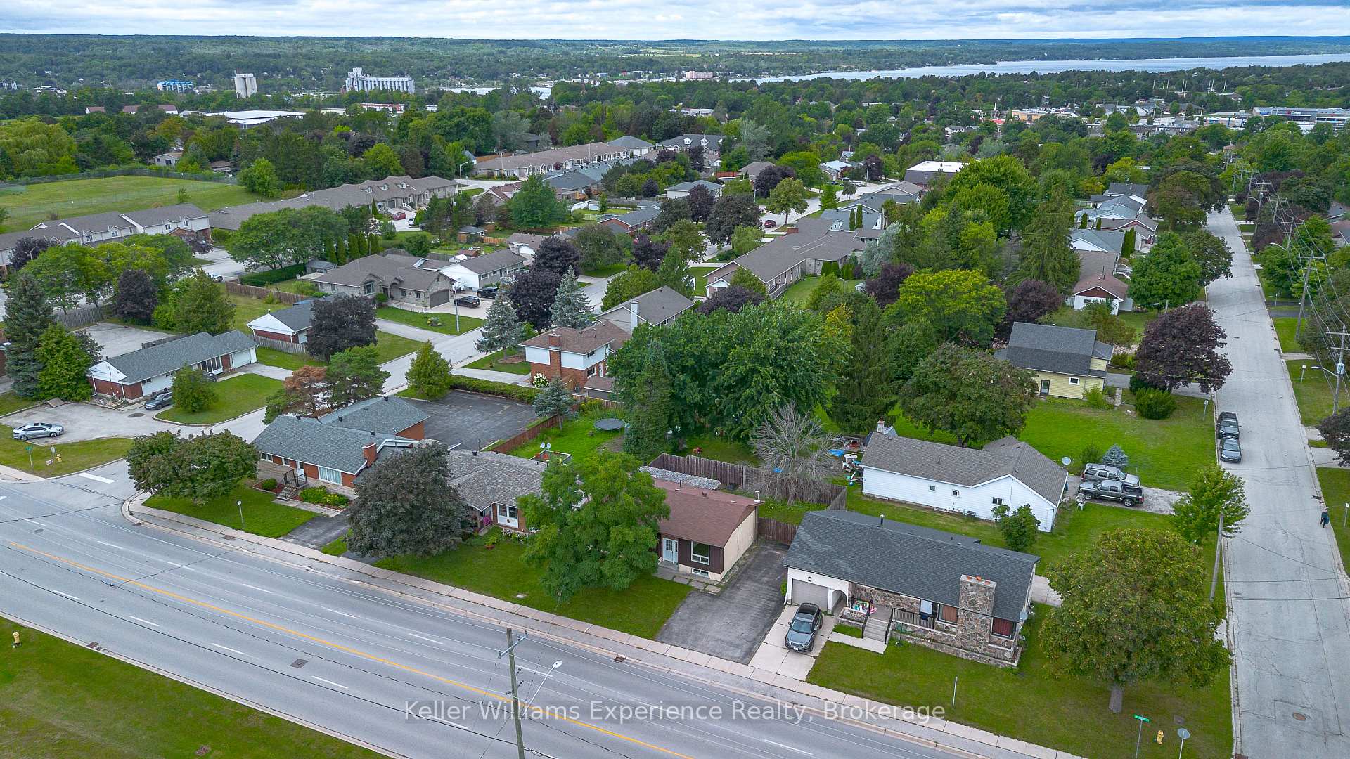 Photo 48 of 1088 8th Street E, Owen Sound — HOMEH