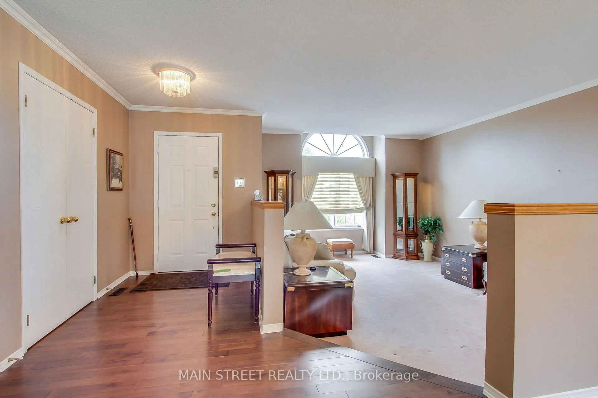 Photo 4 of 40 Chalmers Drive, Barrie, Painswick South — HOMEH