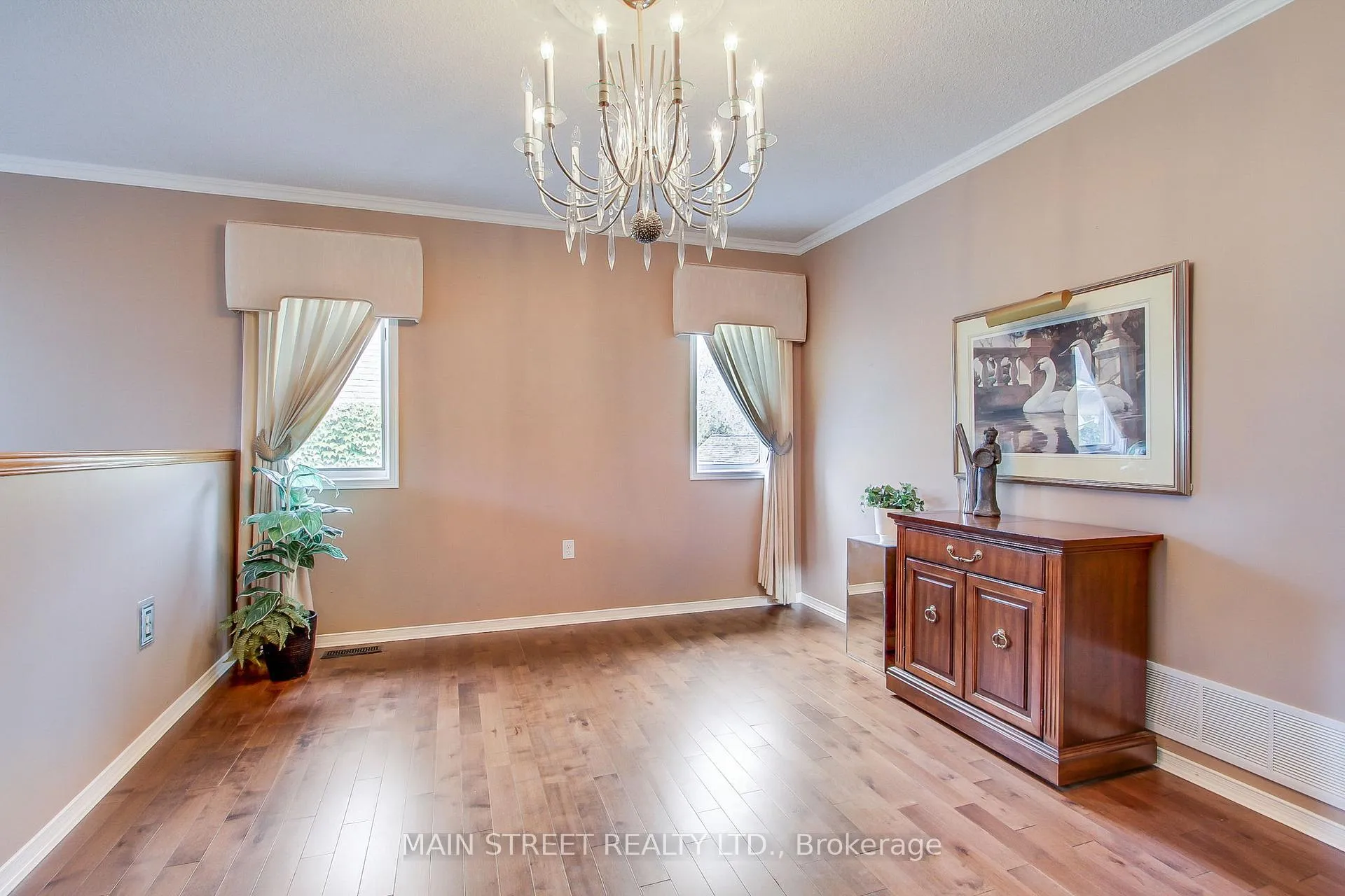 Photo 7 of 40 Chalmers Drive, Barrie, Painswick South — HOMEH