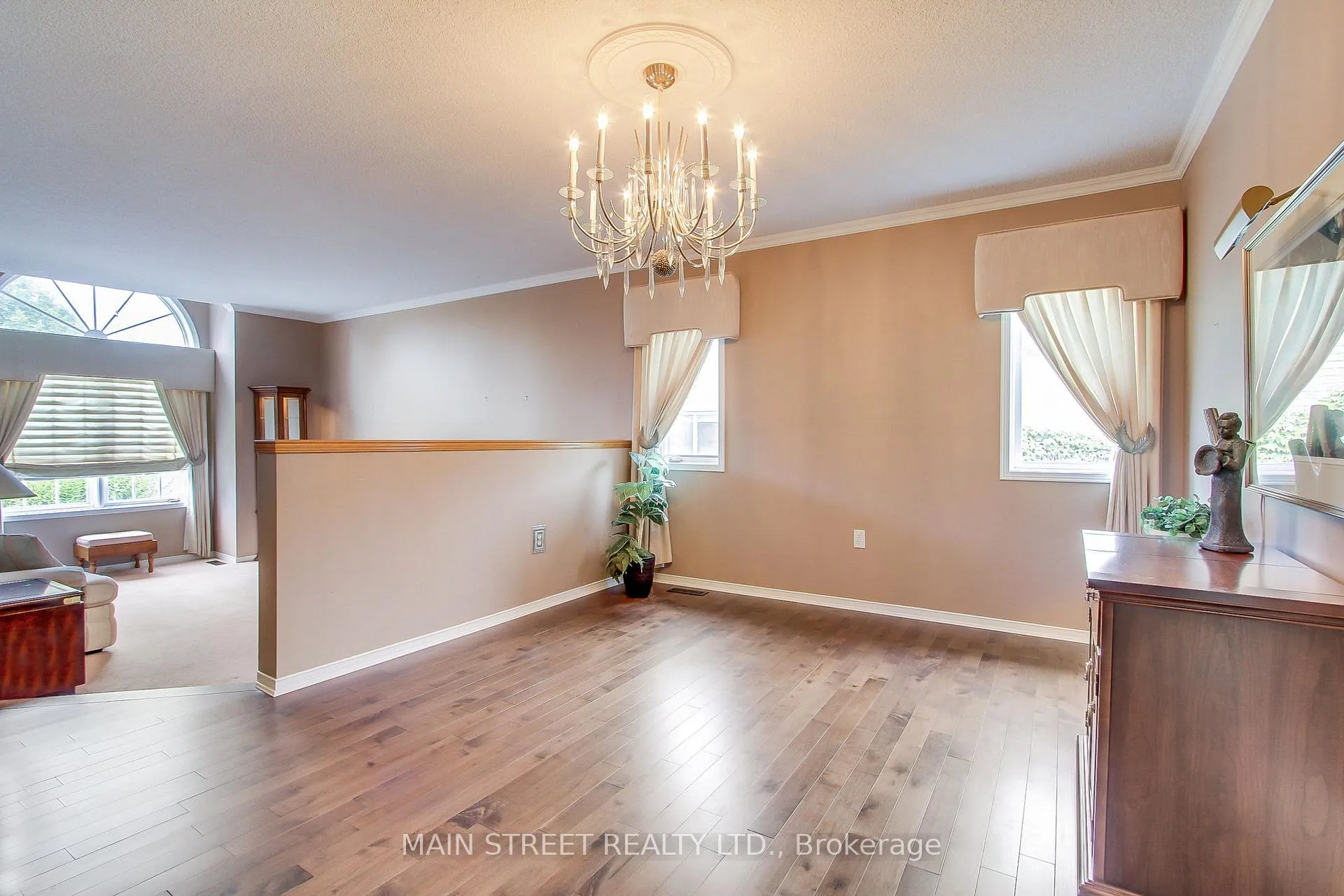 Photo 8 of 40 Chalmers Drive, Barrie, Painswick South — HOMEH